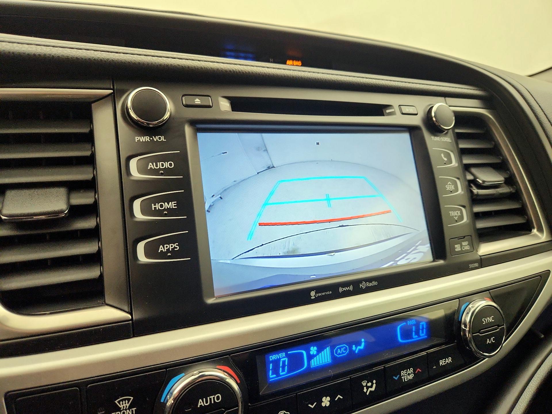 Thumbnail: 2019 Toyota Highlander - 15