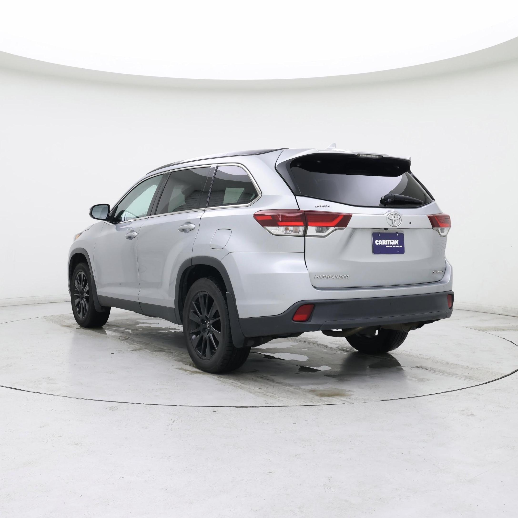 Thumbnail: 2019 Toyota Highlander - 2