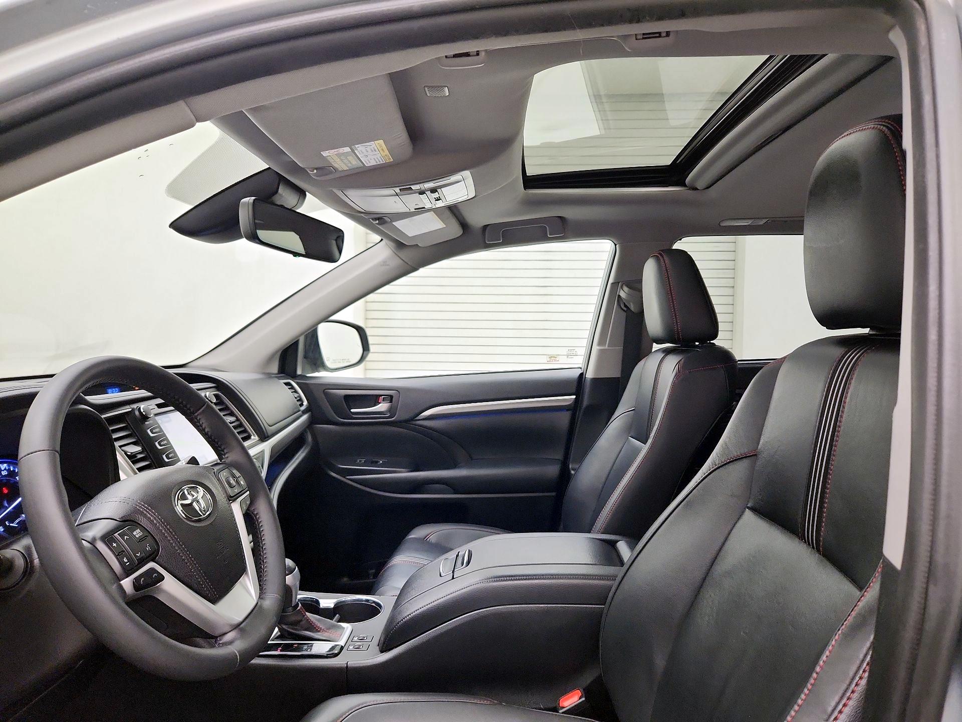 Thumbnail: 2019 Toyota Highlander - 20