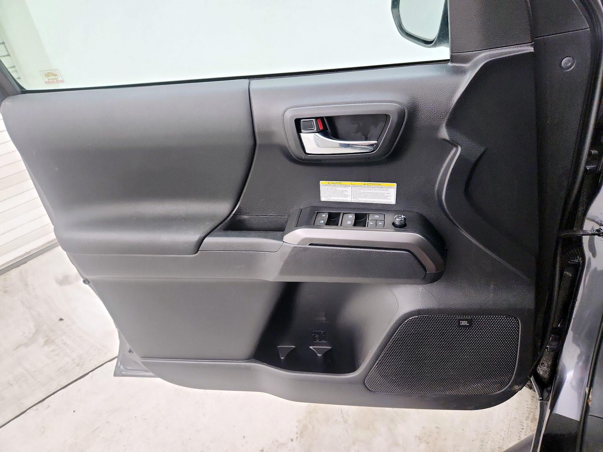 Thumbnail: 2020 Toyota Tacoma - 12