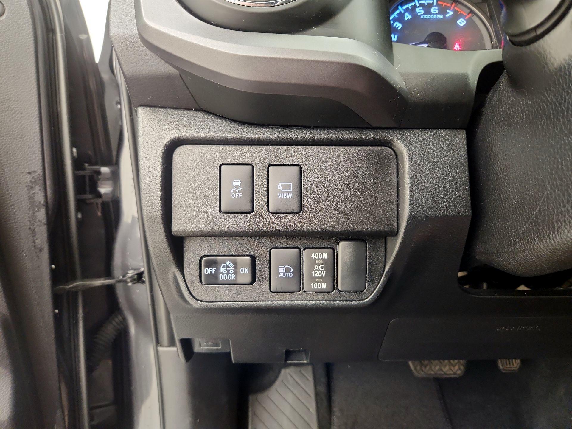 Thumbnail: 2020 Toyota Tacoma - 13