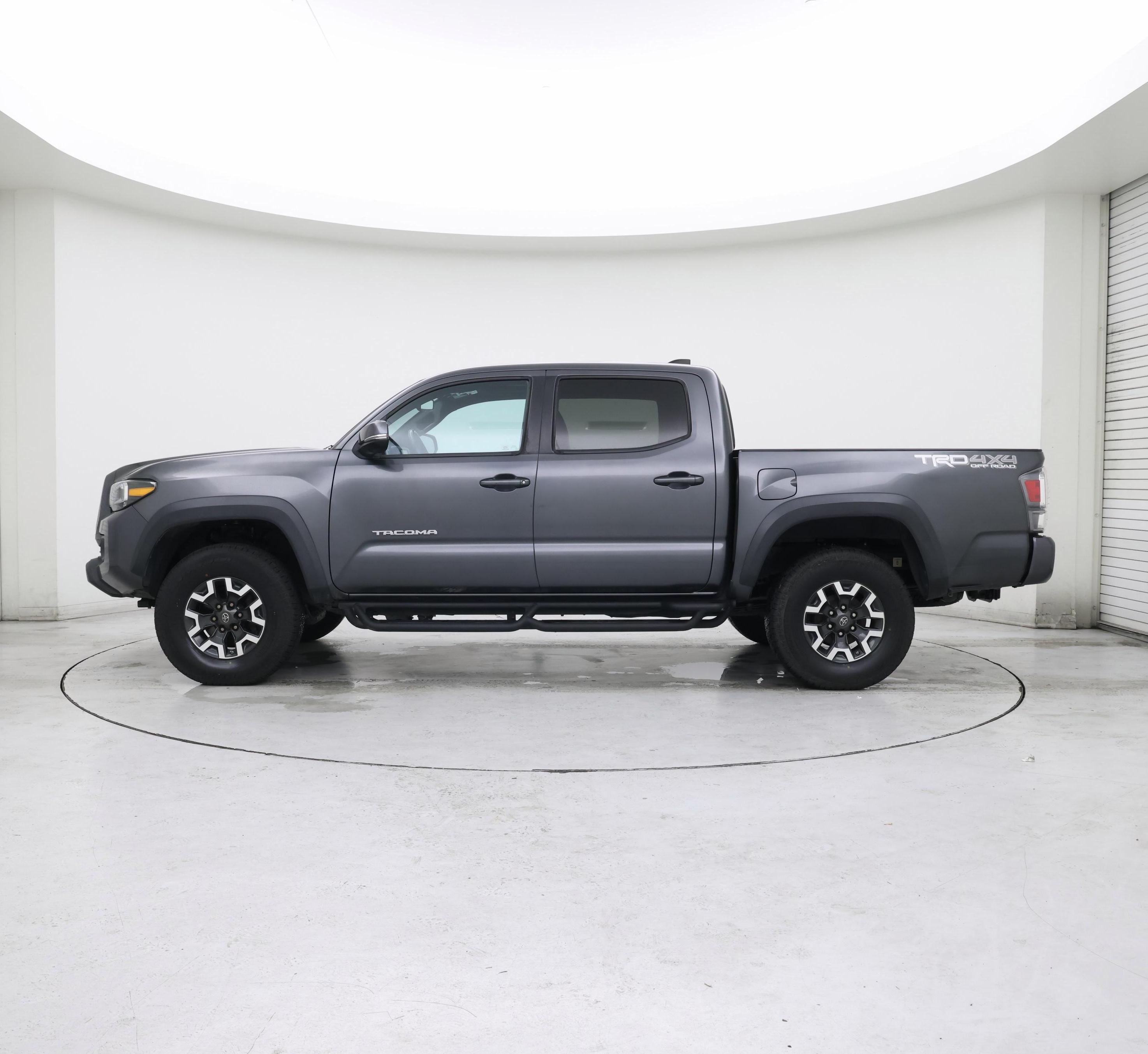 Thumbnail: 2020 Toyota Tacoma - 3
