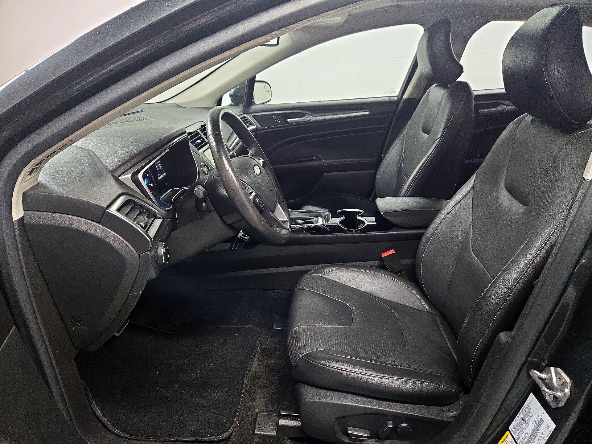 Thumbnail: 2015 Ford Fusion - 11