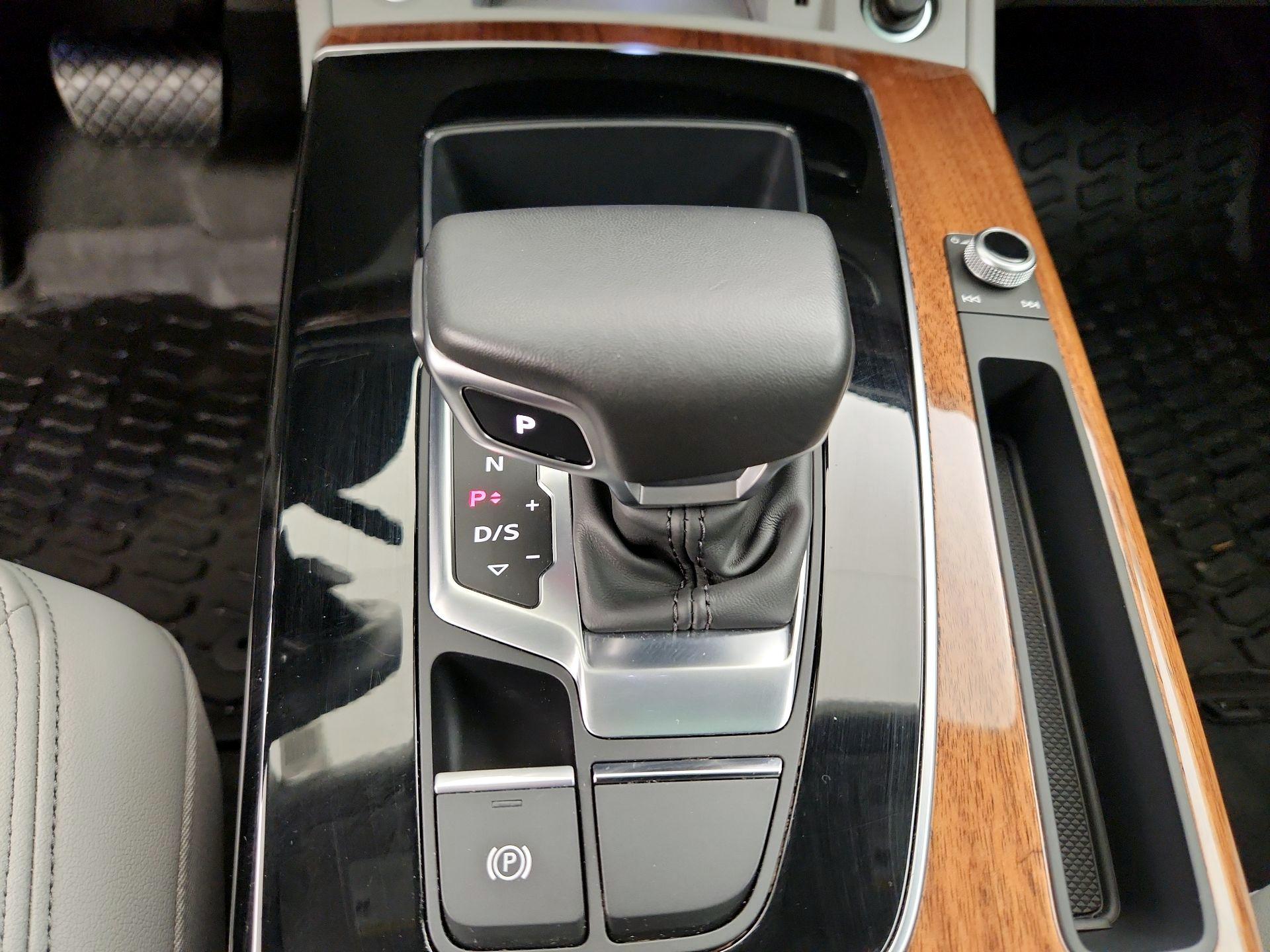 Thumbnail: 2023 Audi Q5 - 17