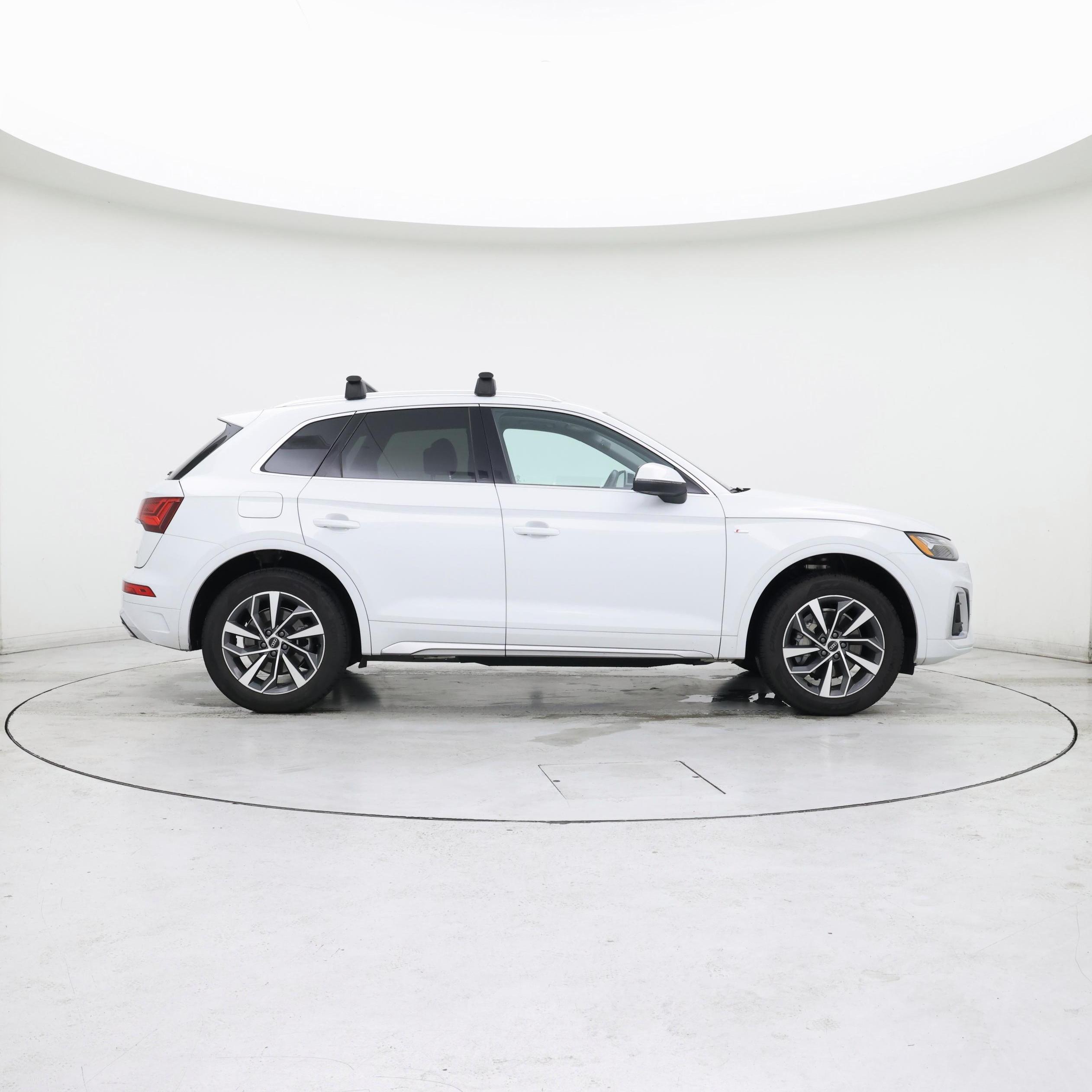 Thumbnail: 2023 Audi Q5 - 7