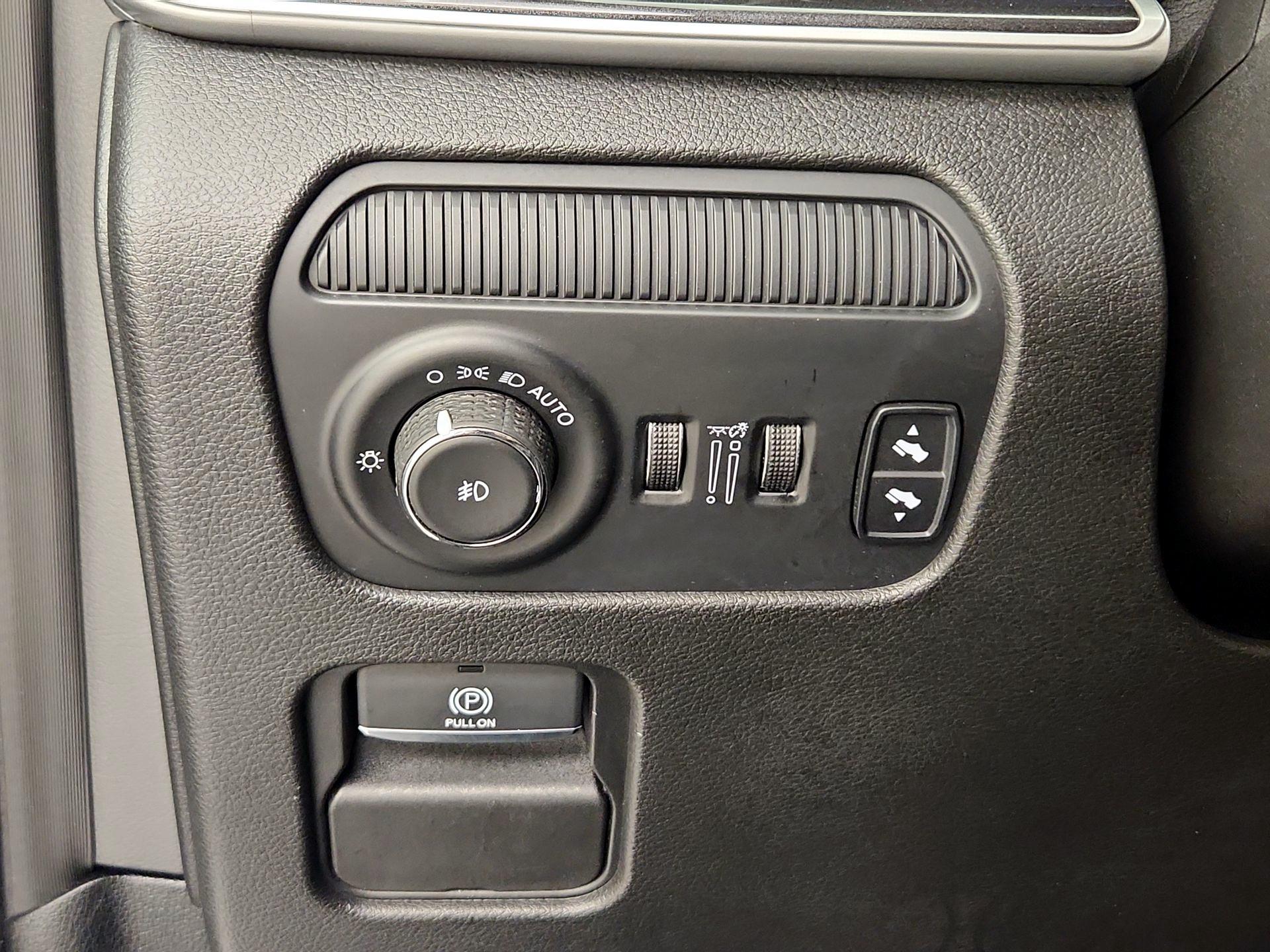 Thumbnail: 2024 Jeep Wagoneer - 13