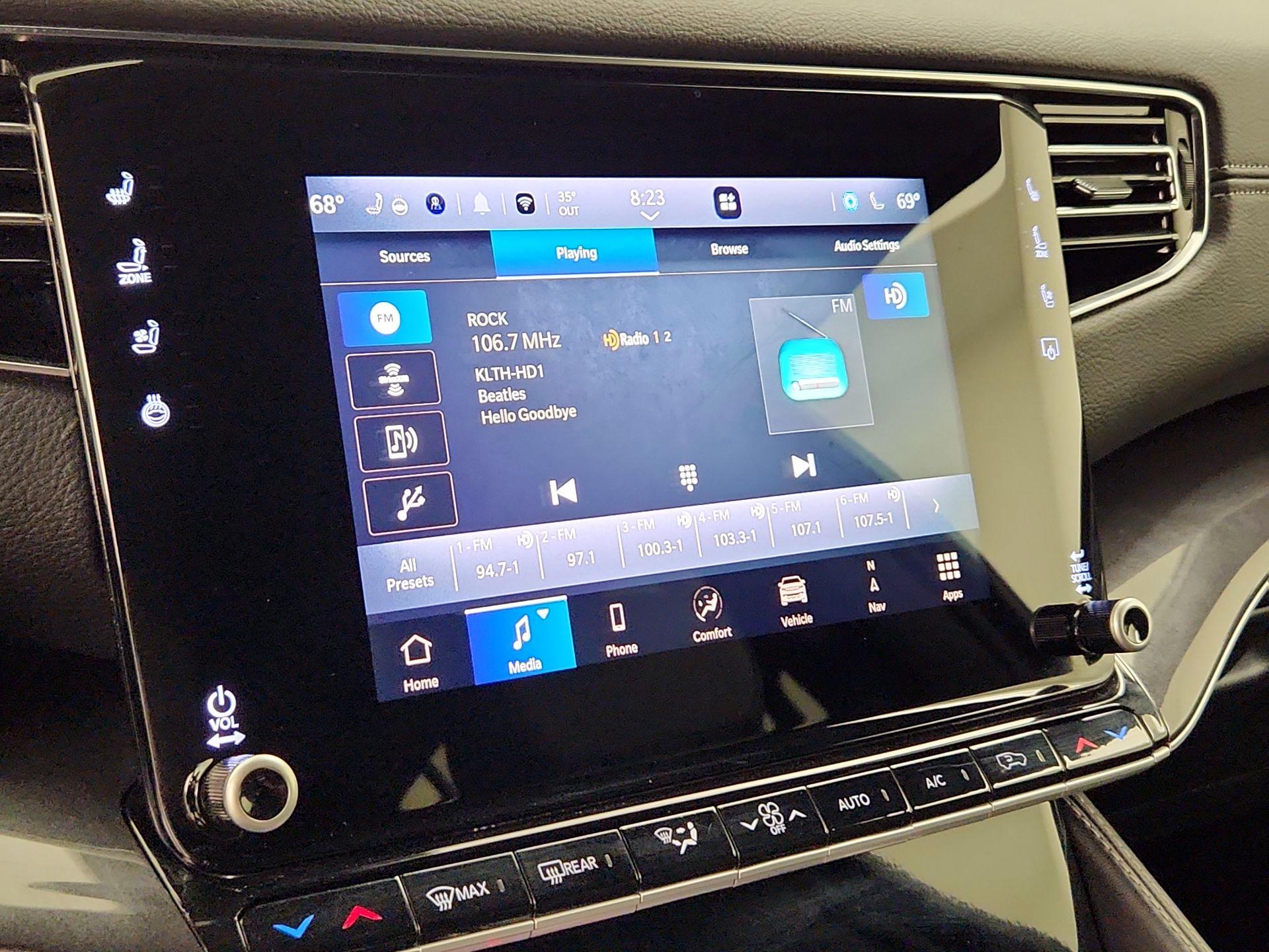 Thumbnail: 2024 Jeep Wagoneer - 16