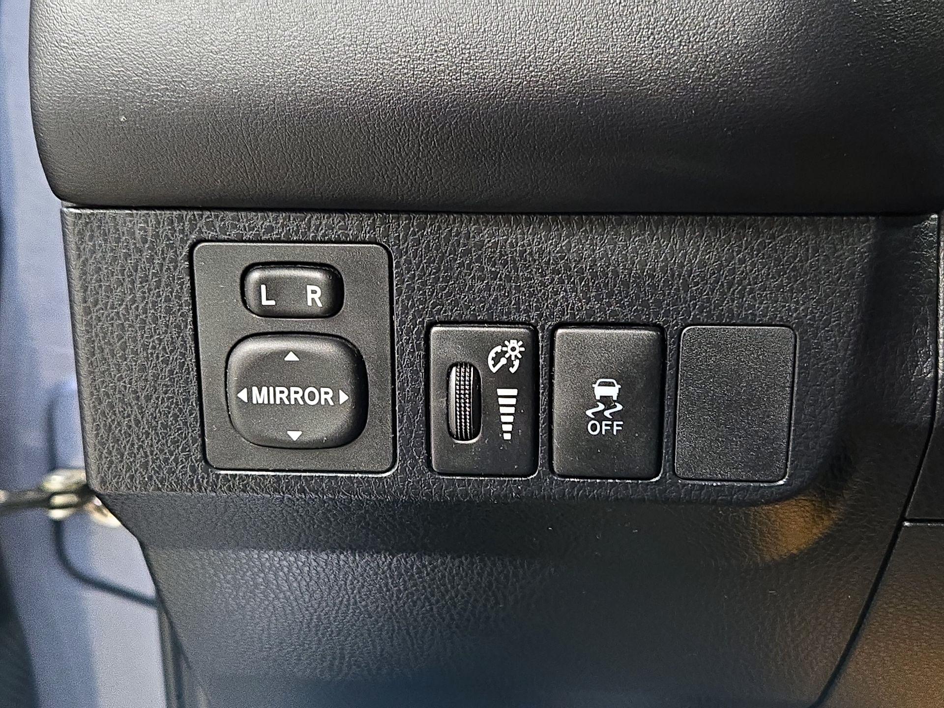 Thumbnail: 2014 Toyota RAV4 - 13