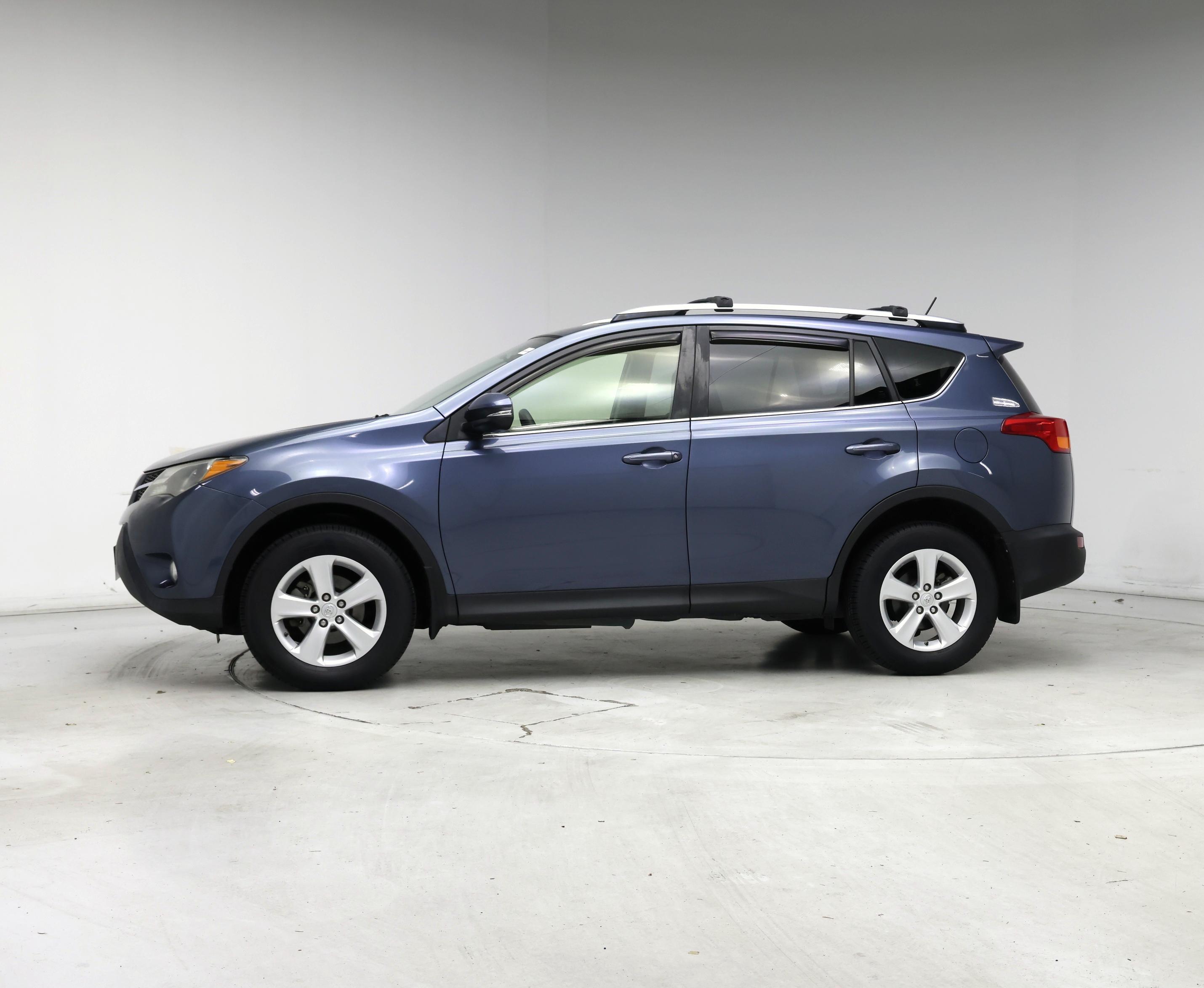 Thumbnail: 2014 Toyota RAV4 - 3