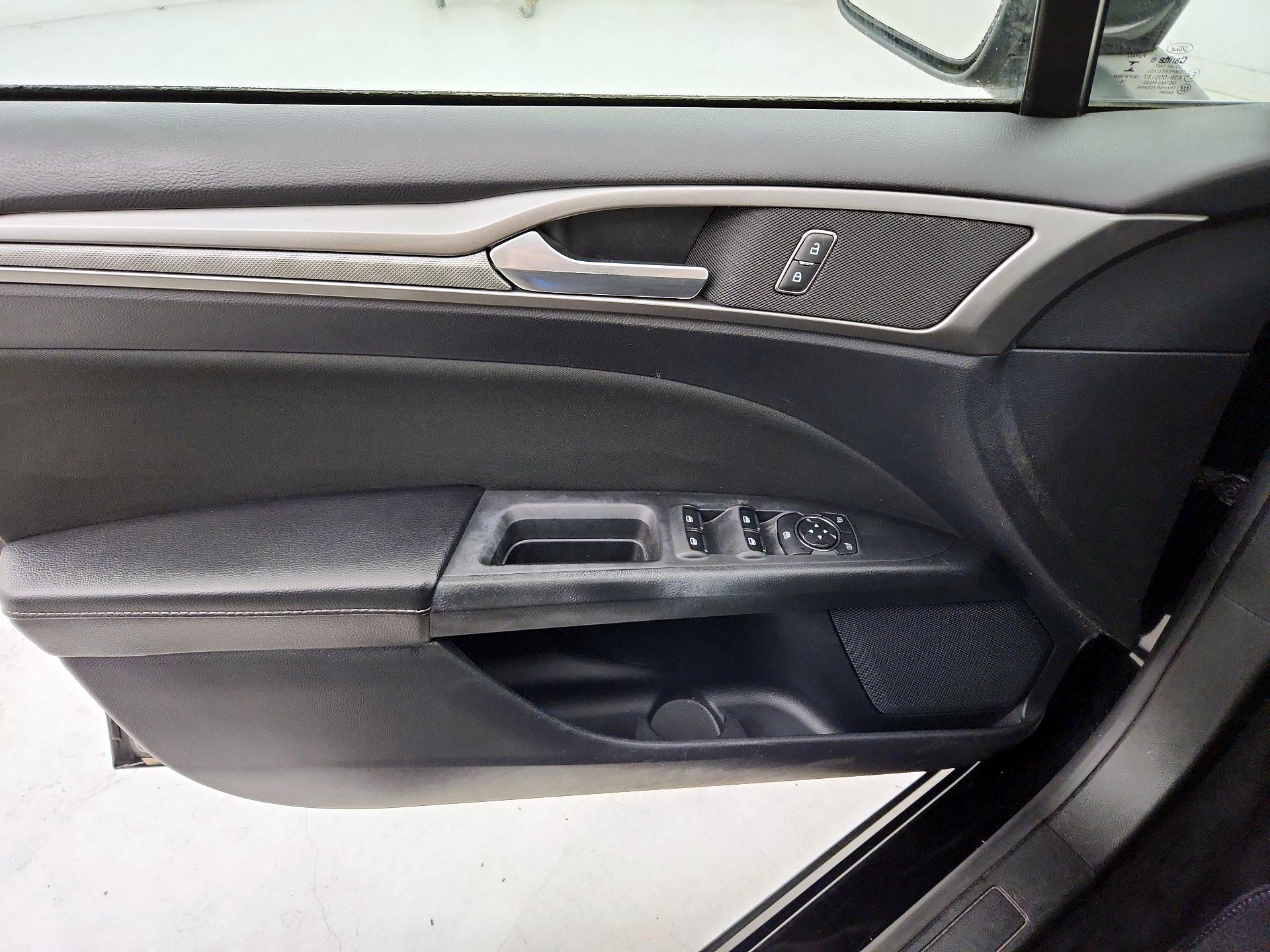 Thumbnail: 2019 Ford Fusion - 12