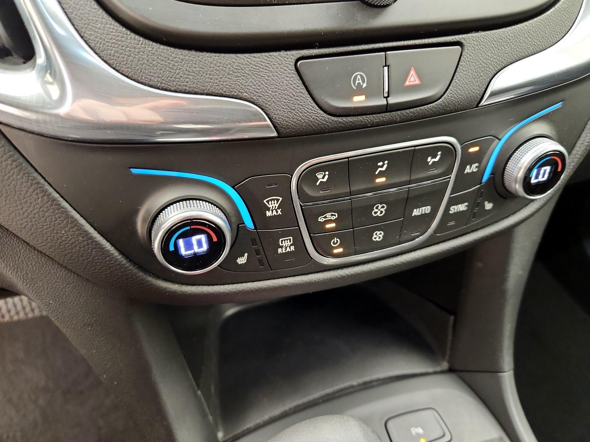 Thumbnail: 2022 Chevrolet Equinox - 17