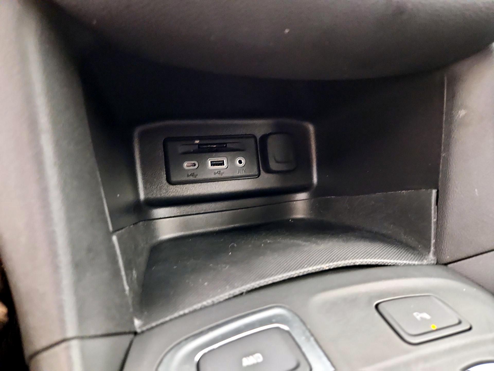 Thumbnail: 2022 Chevrolet Equinox - 19