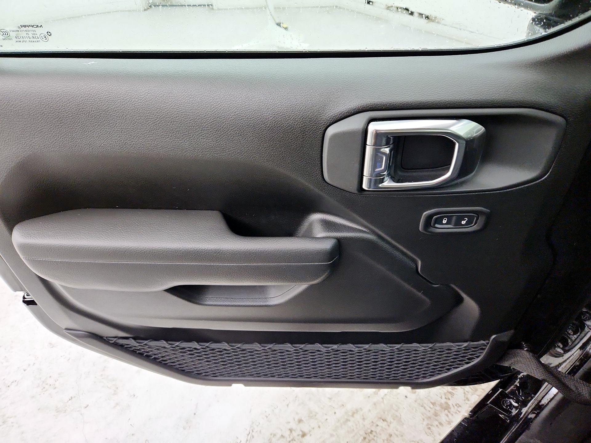 Thumbnail: 2025 Jeep Gladiator - 12