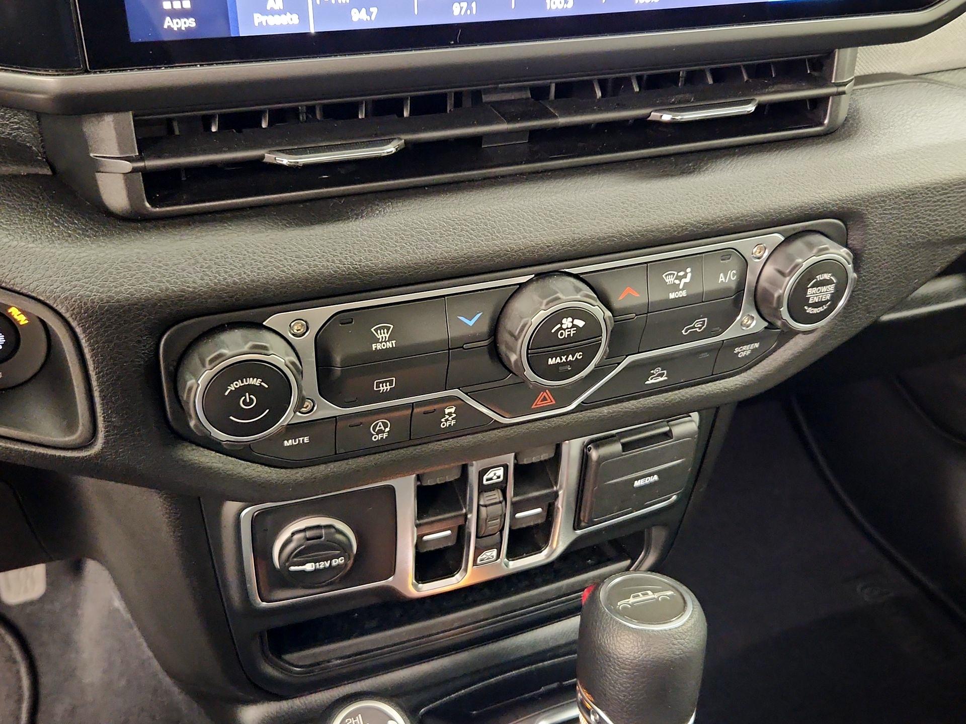 Thumbnail: 2025 Jeep Gladiator - 16