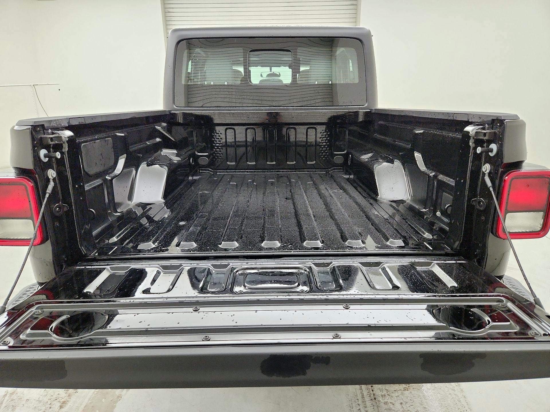 Thumbnail: 2025 Jeep Gladiator - 20