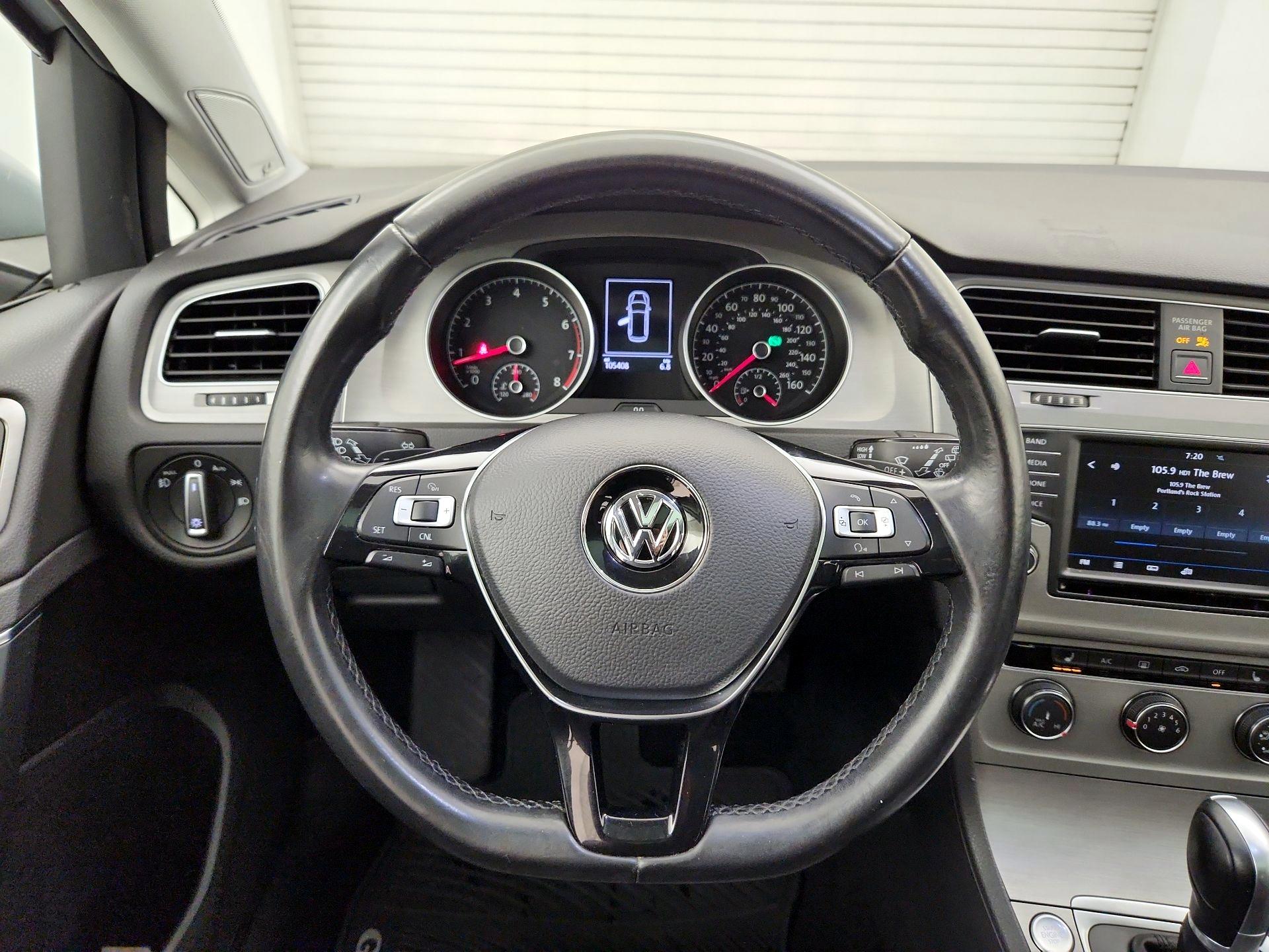 Thumbnail: 2017 Volkswagen Golf - 10