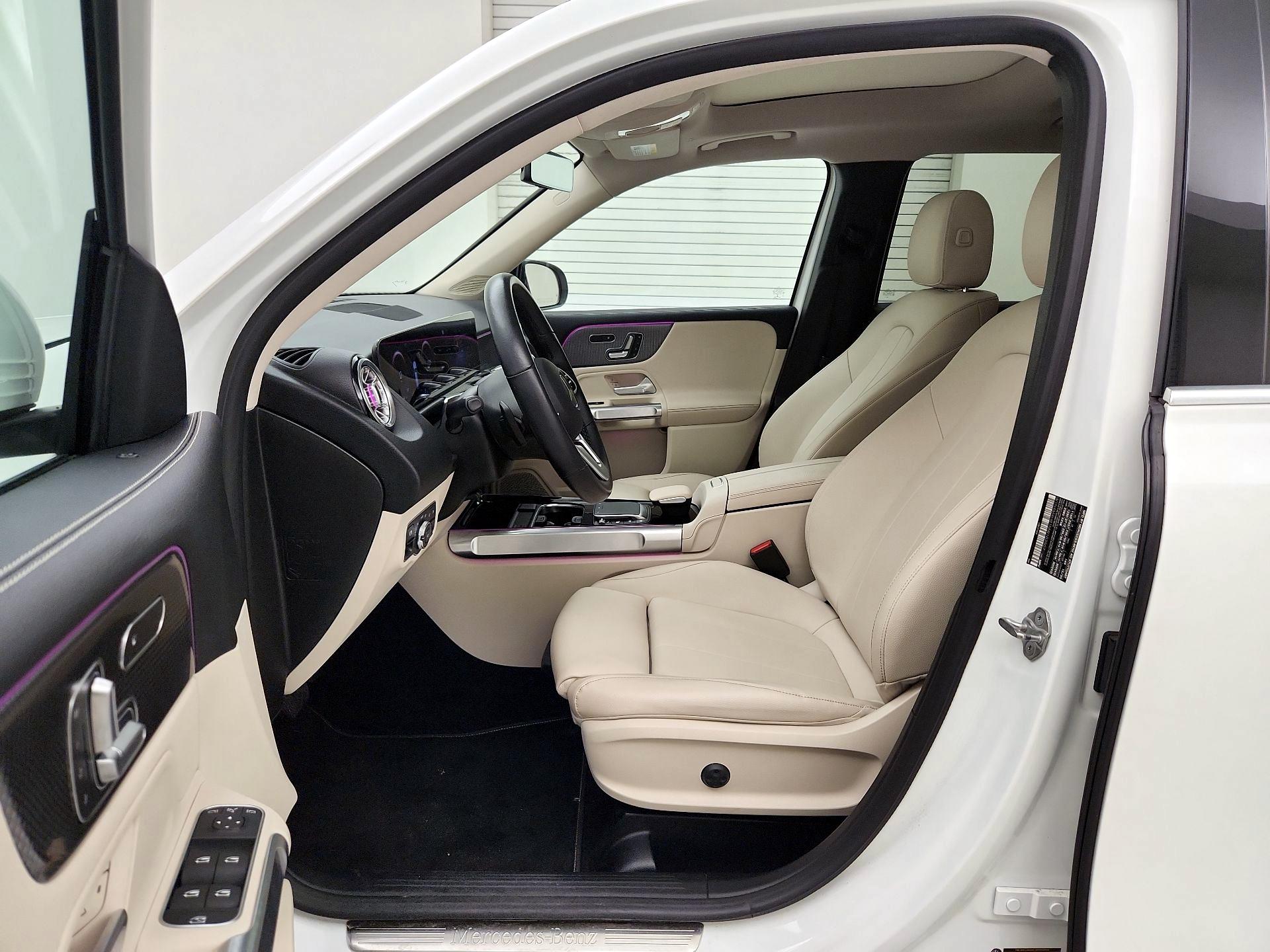 Thumbnail: 2021 Mercedes-Benz GLB - 11