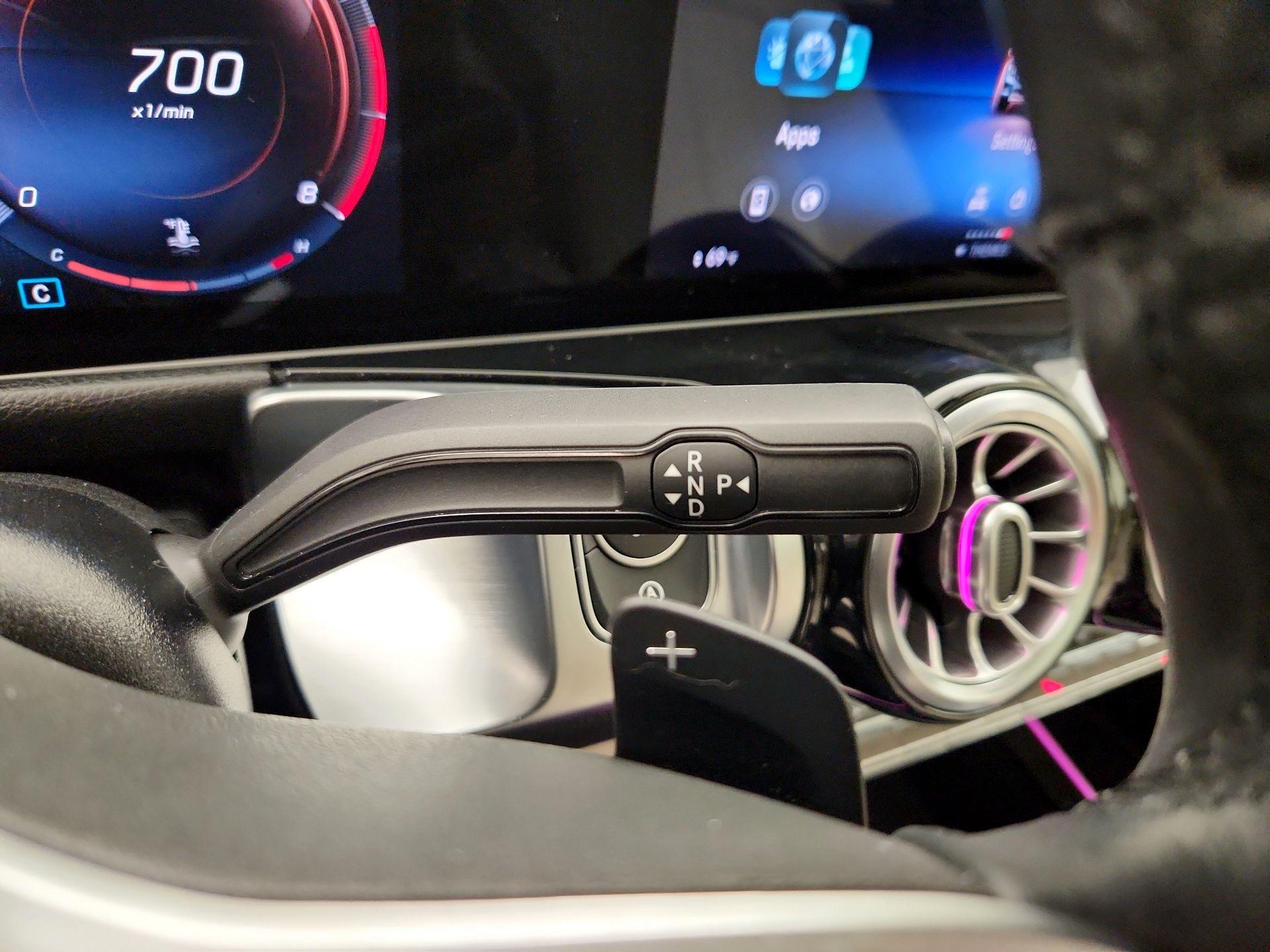 Thumbnail: 2021 Mercedes-Benz GLB - 17