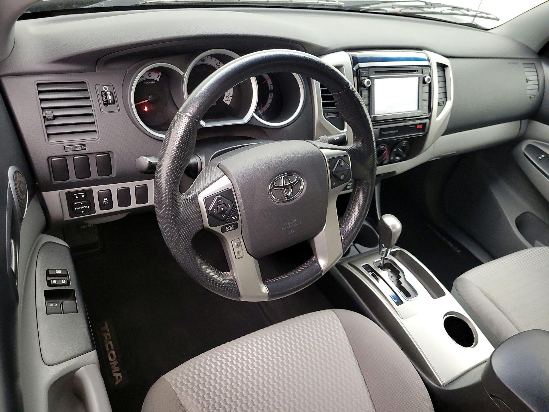 Thumbnail: 2015 Toyota Tacoma - 9