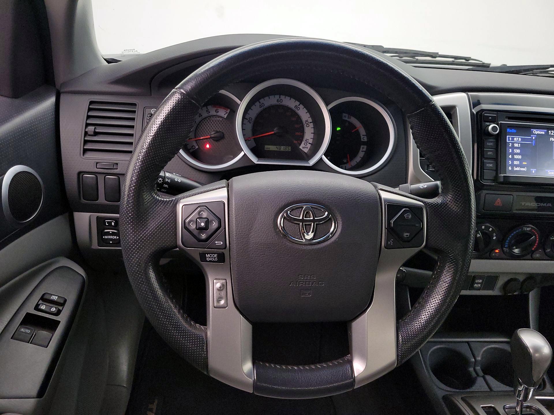 Thumbnail: 2015 Toyota Tacoma - 10