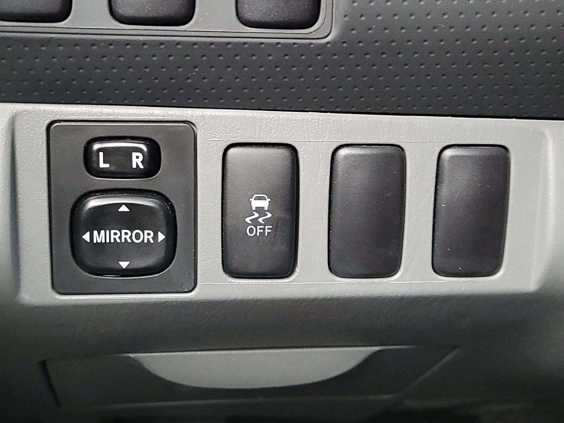 Thumbnail: 2015 Toyota Tacoma - 13