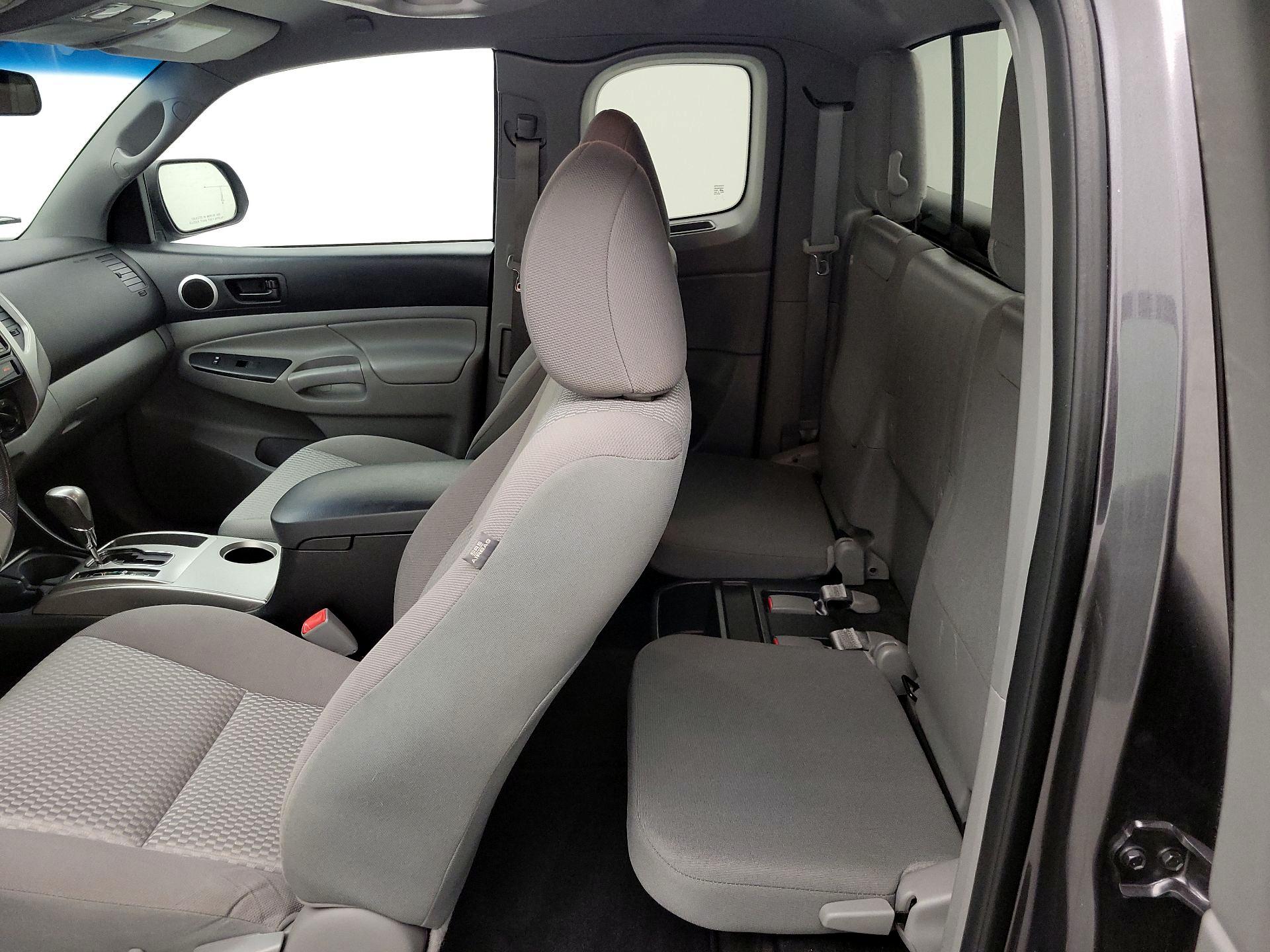 Thumbnail: 2015 Toyota Tacoma - 19