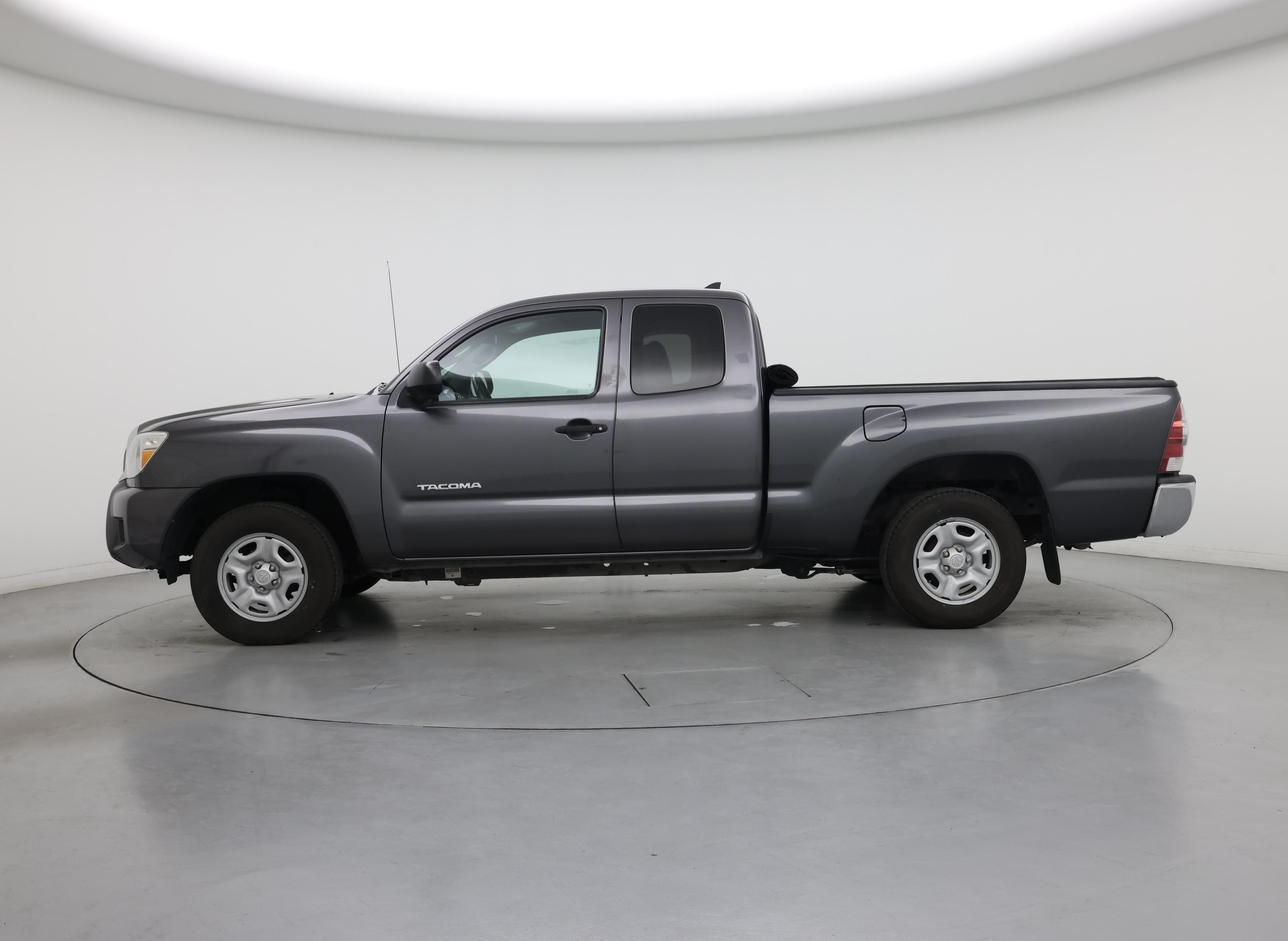 Thumbnail: 2015 Toyota Tacoma - 3