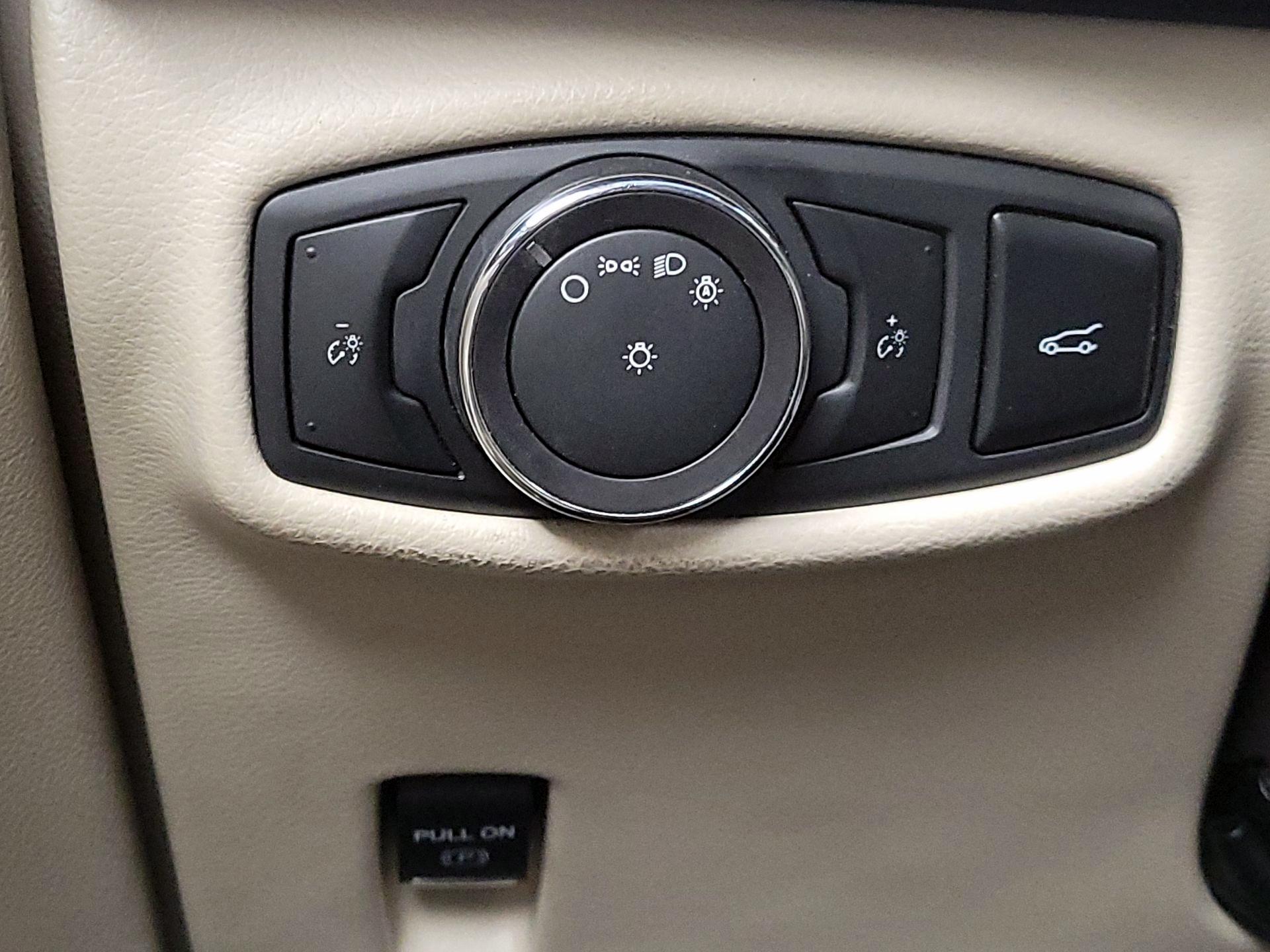 Thumbnail: 2016 Lincoln MKZ - 13