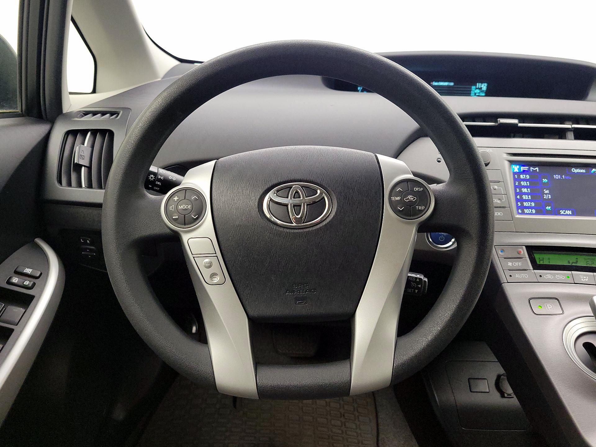Thumbnail: 2015 Toyota Prius - 10