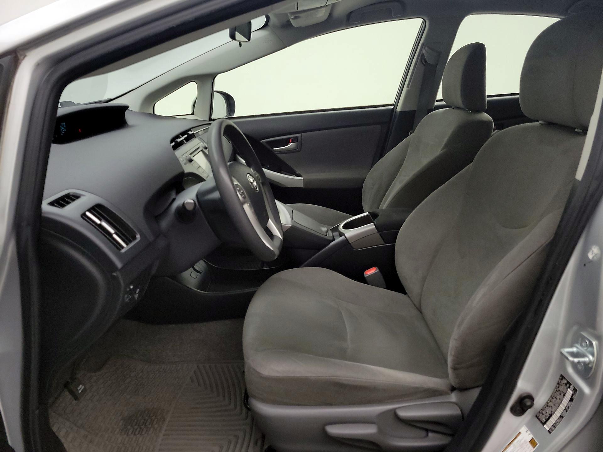 Thumbnail: 2015 Toyota Prius - 11