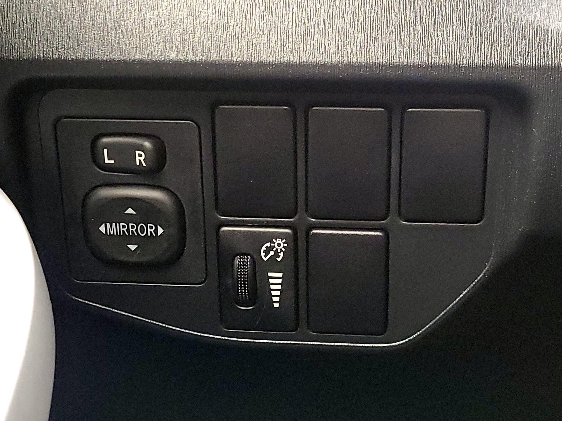 Thumbnail: 2015 Toyota Prius - 13