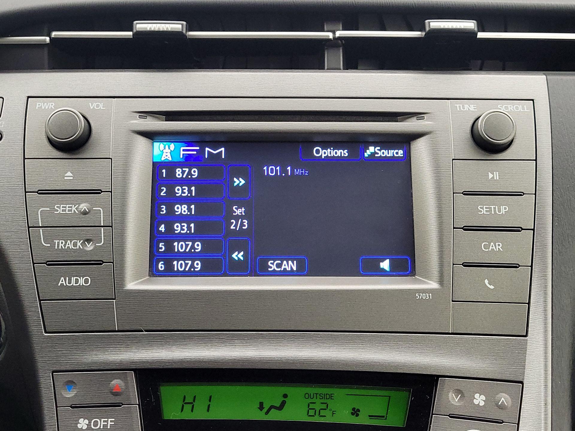 Thumbnail: 2015 Toyota Prius - 15