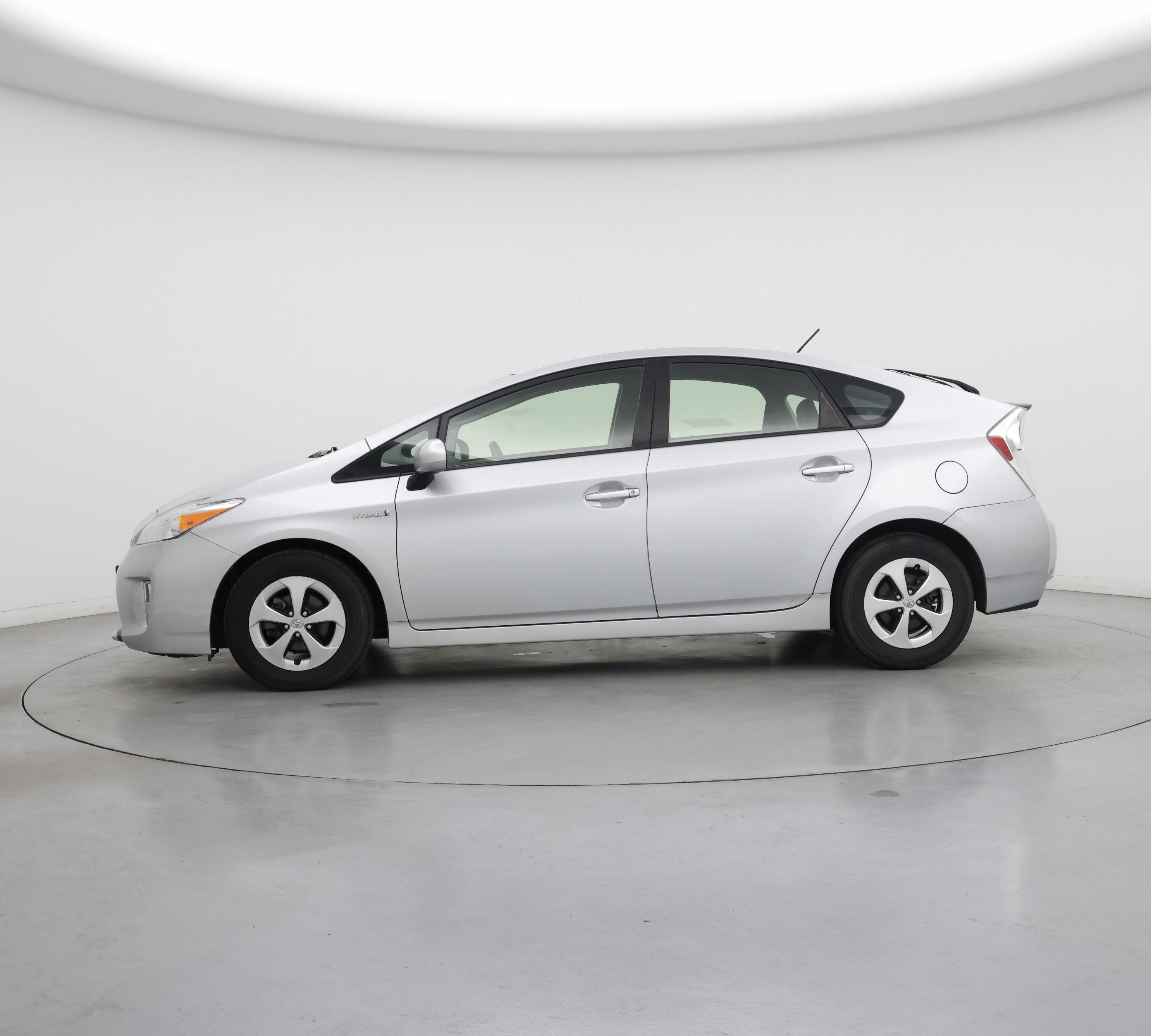 Thumbnail: 2015 Toyota Prius - 3