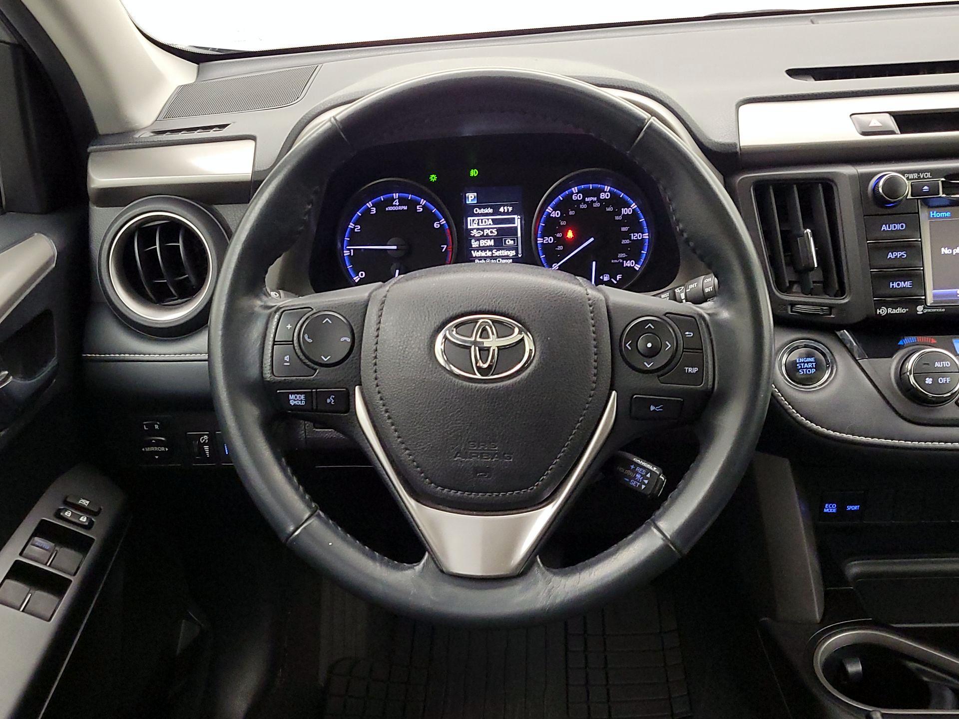 Thumbnail: 2018 Toyota RAV4 - 10