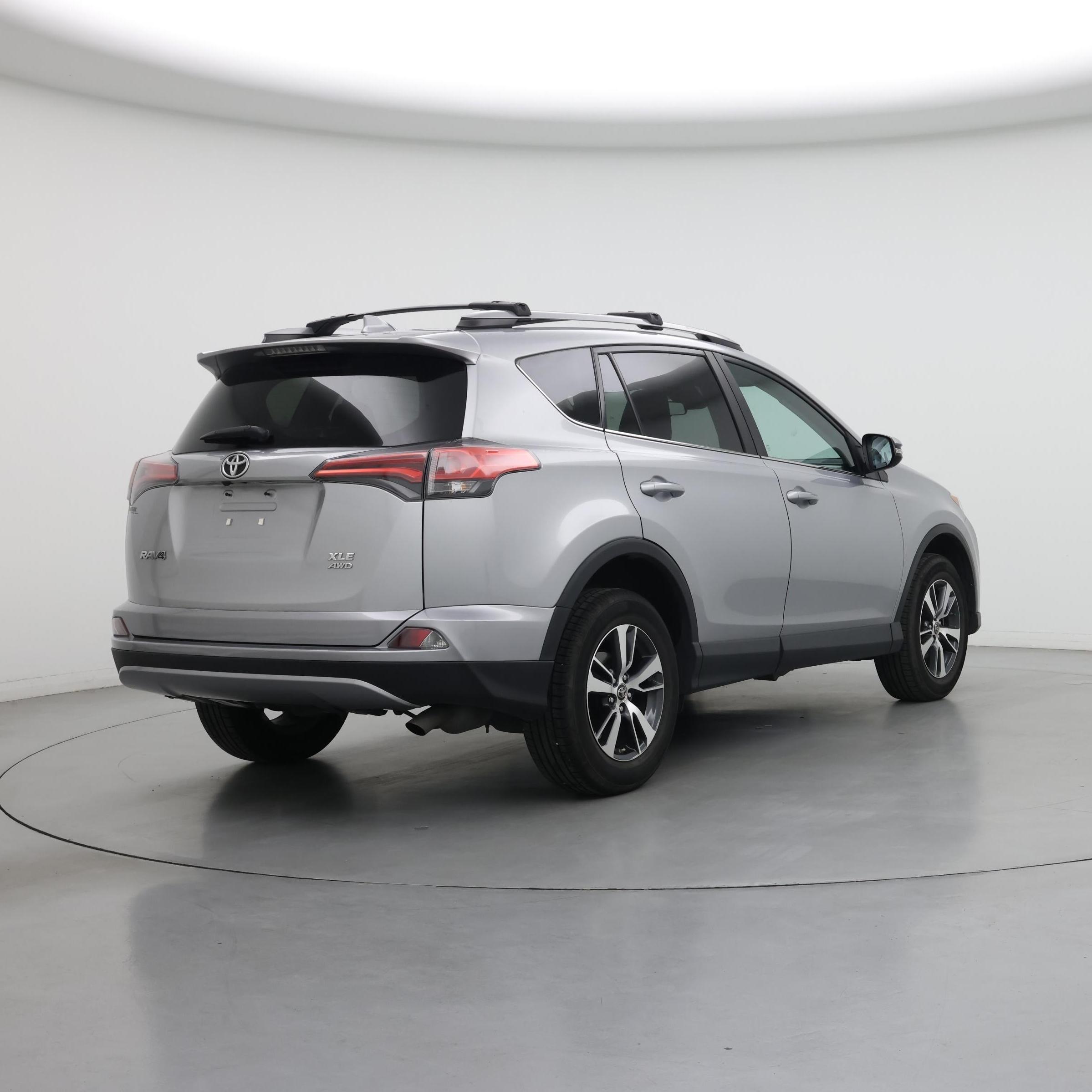 Thumbnail: 2018 Toyota RAV4 - 8