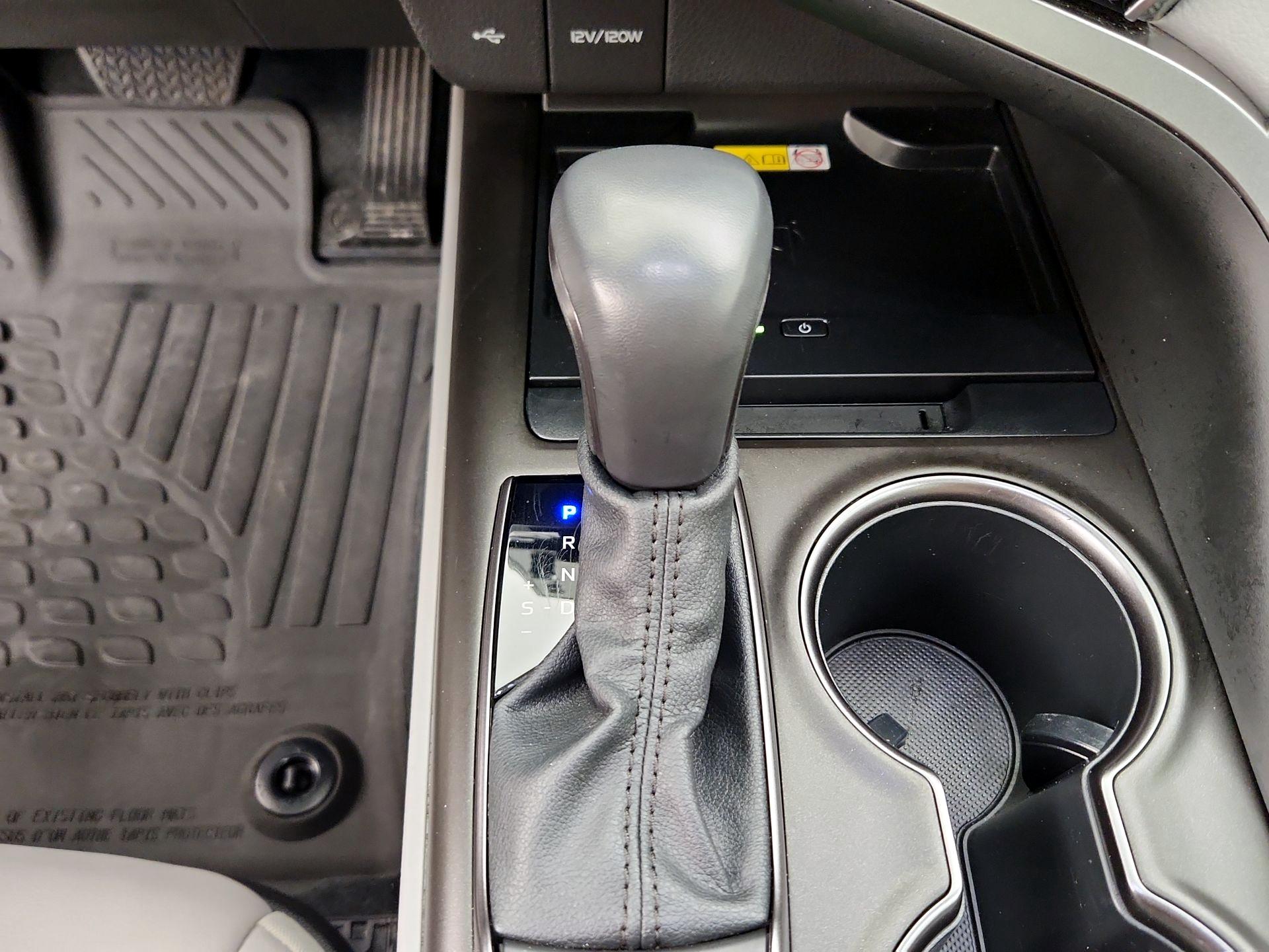 Thumbnail: 2022 Toyota Camry - 18