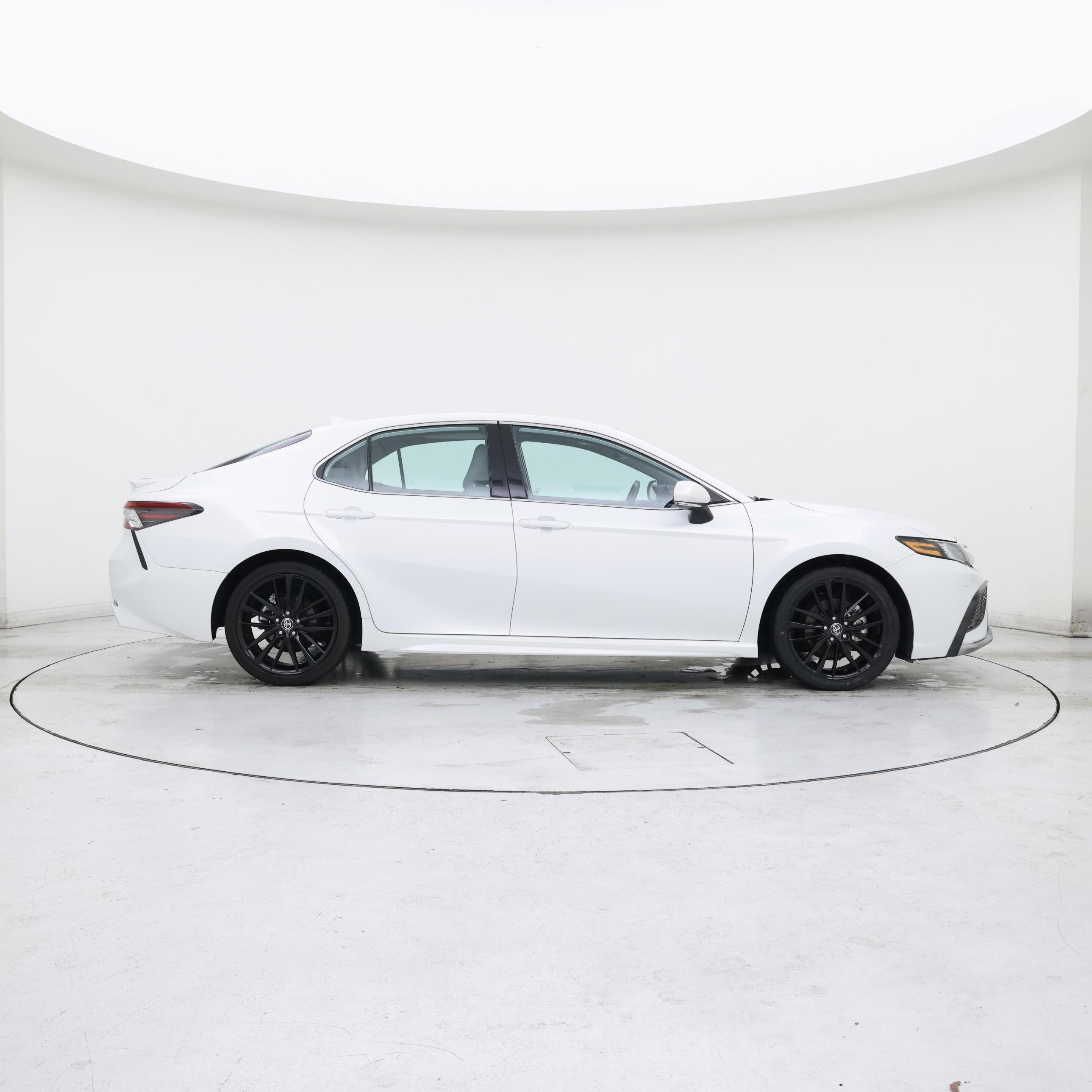 Thumbnail: 2022 Toyota Camry - 7