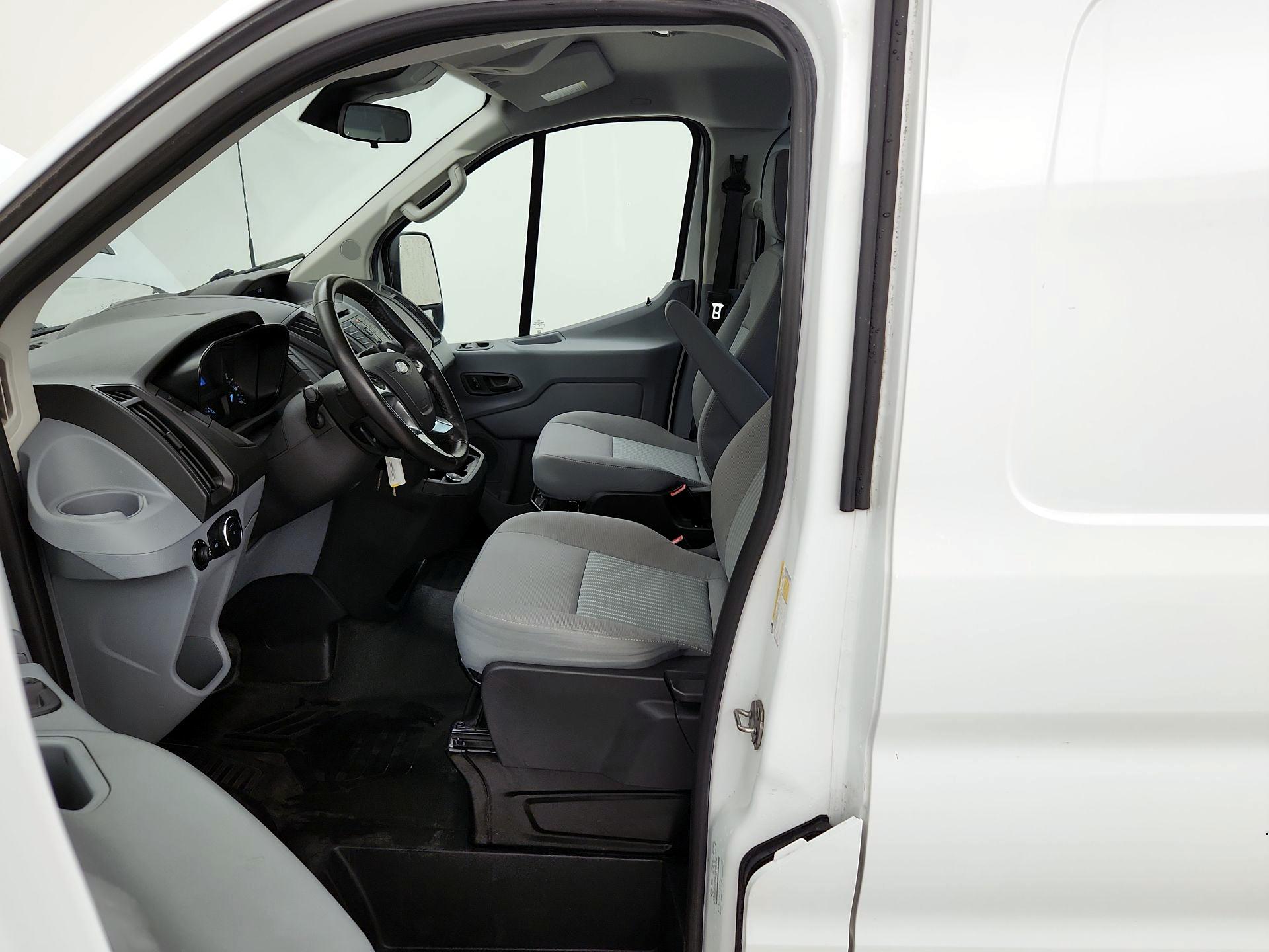 Thumbnail: 2017 Ford Transit Series - 11