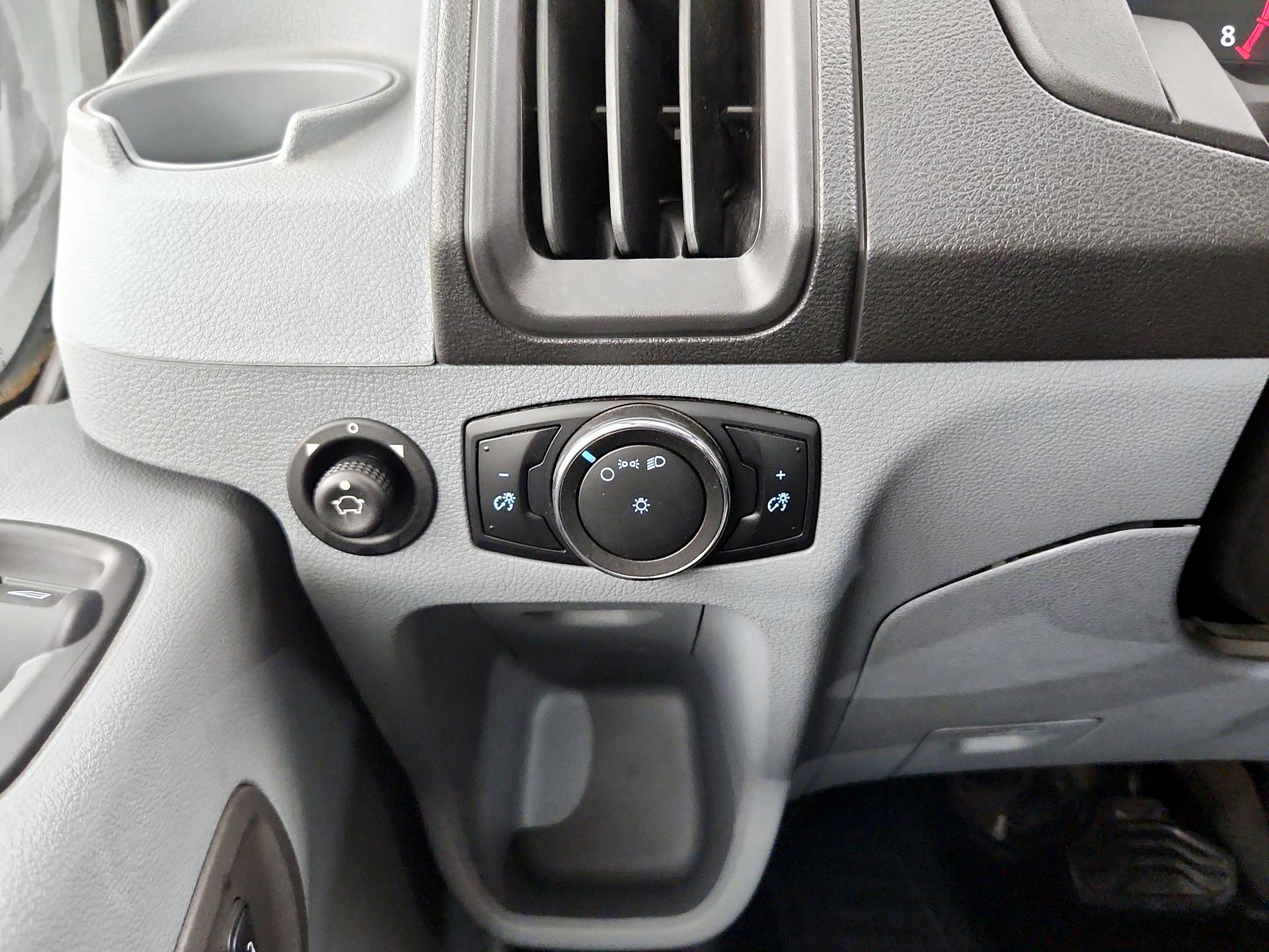 Thumbnail: 2017 Ford Transit Series - 13