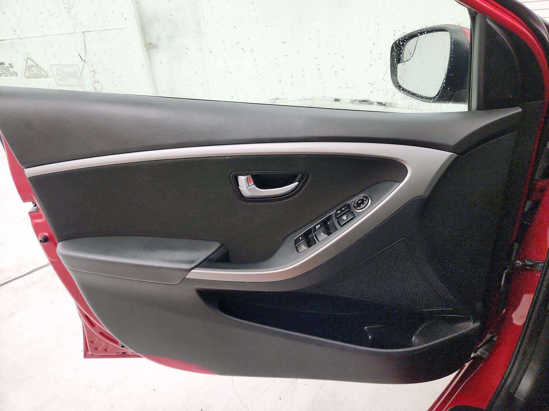 Thumbnail: 2016 Hyundai Elantra - 12