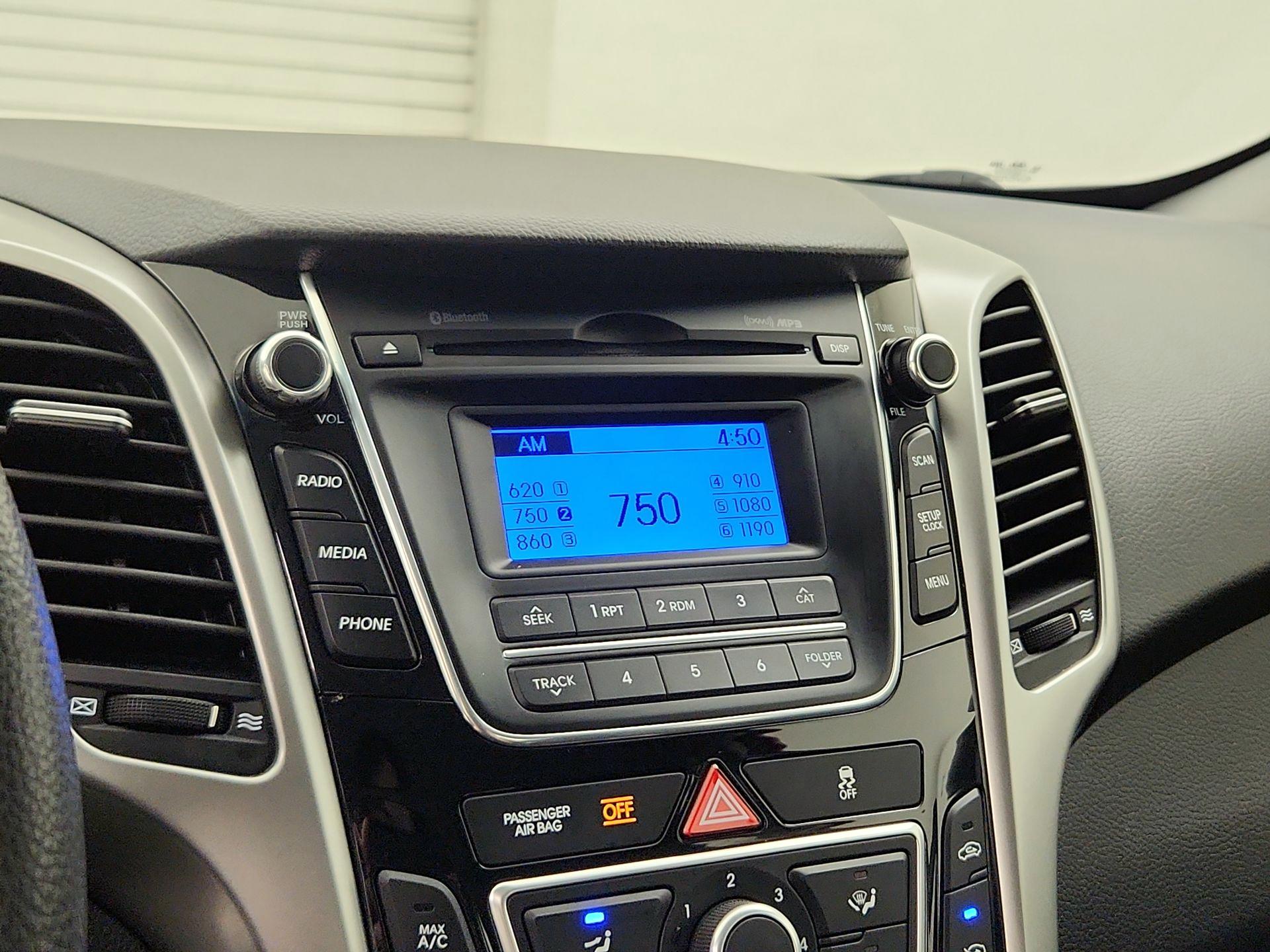Thumbnail: 2016 Hyundai Elantra - 14