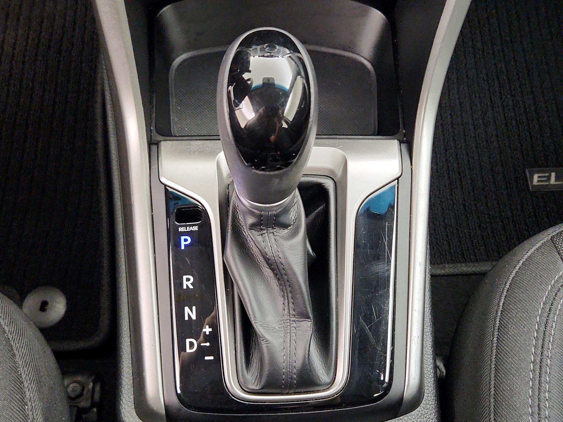 Thumbnail: 2016 Hyundai Elantra - 16