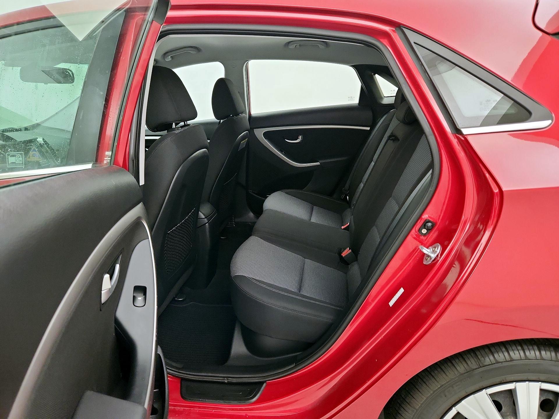 Thumbnail: 2016 Hyundai Elantra - 18