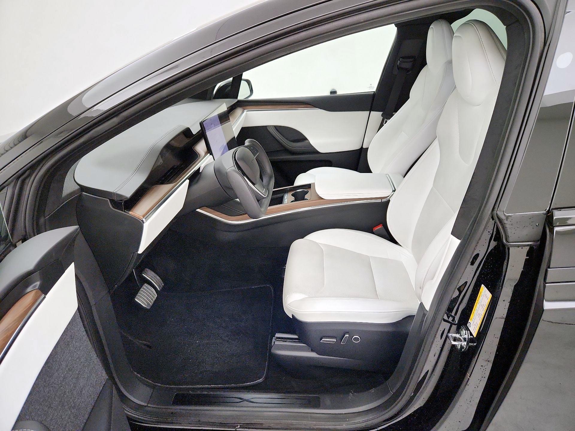 Thumbnail: 2022 Tesla Model X - 11