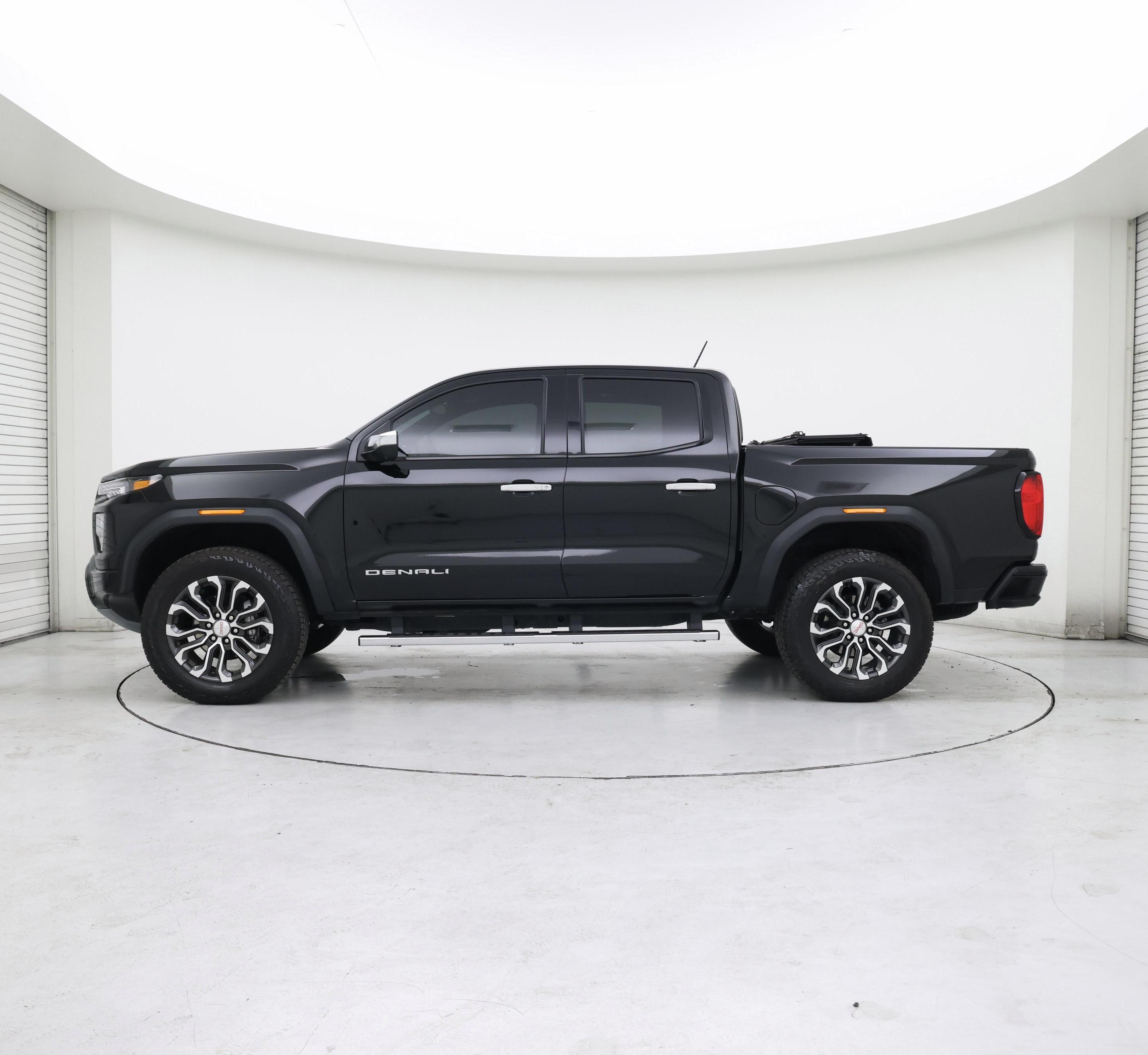 Thumbnail: 2023 GMC Canyon - 3