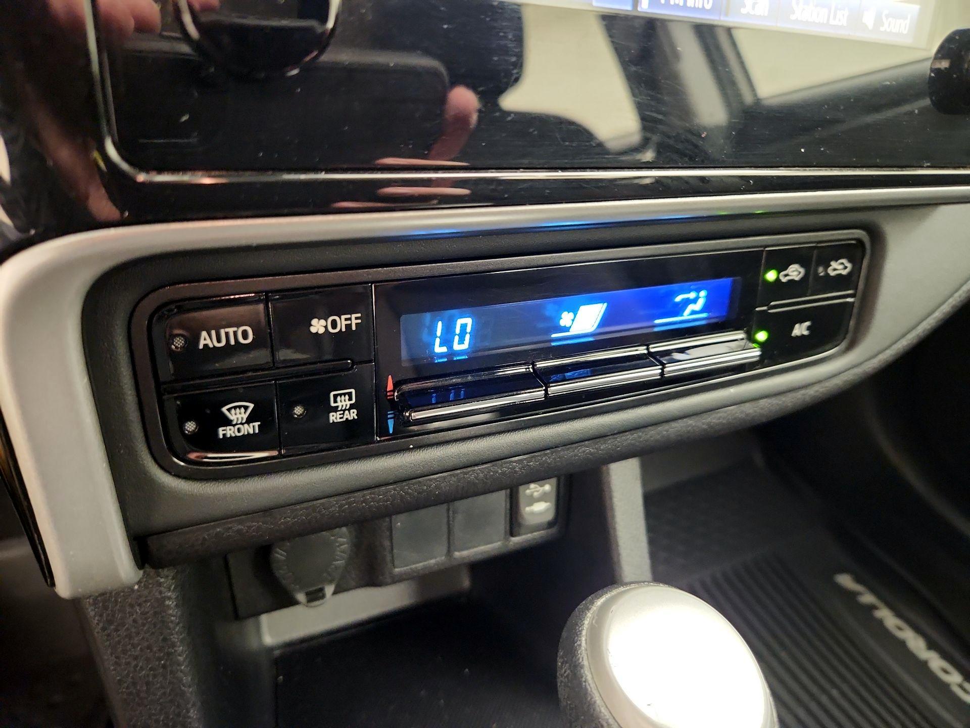 Thumbnail: 2019 Toyota Corolla - 16