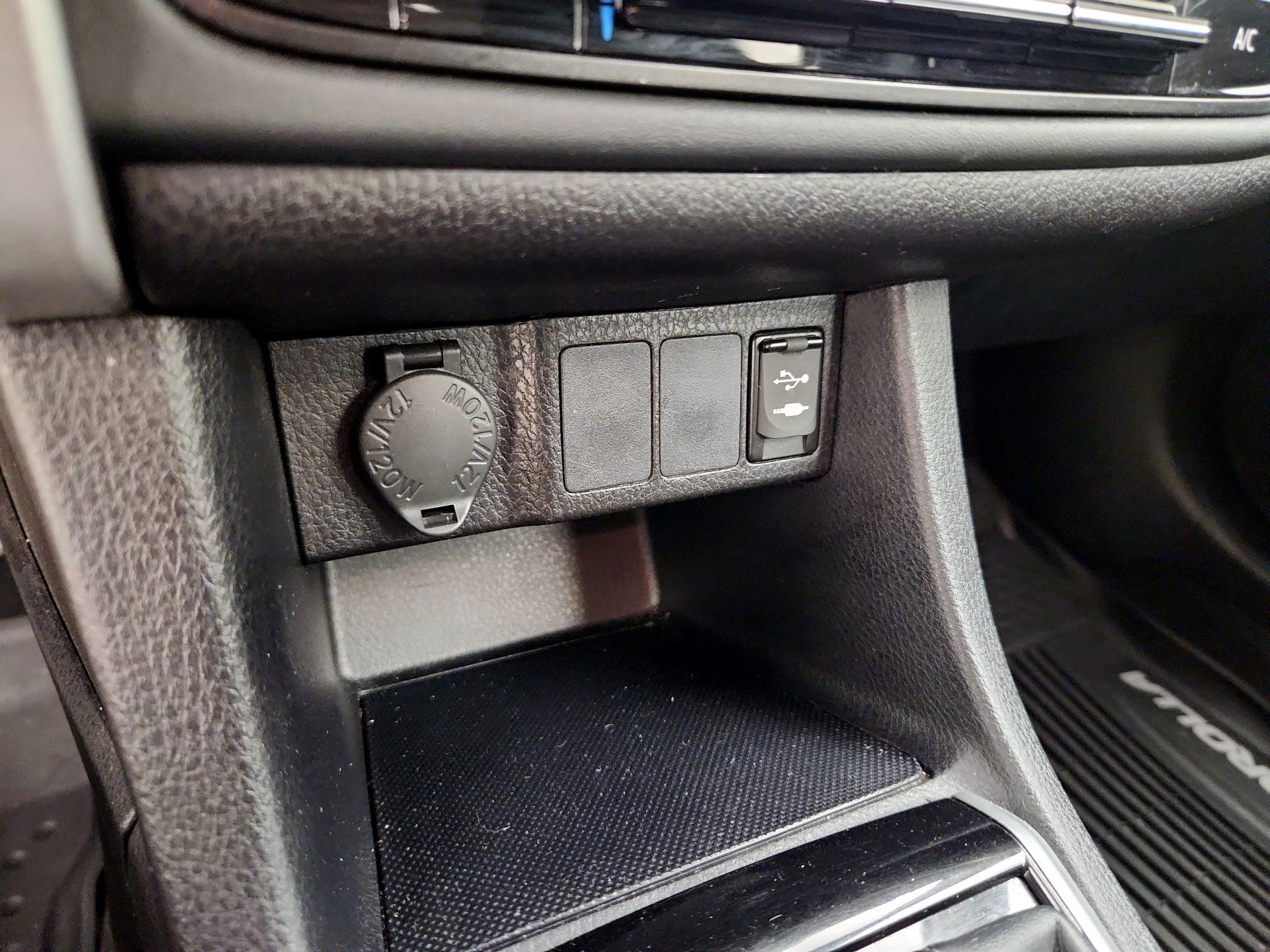 Thumbnail: 2019 Toyota Corolla - 18