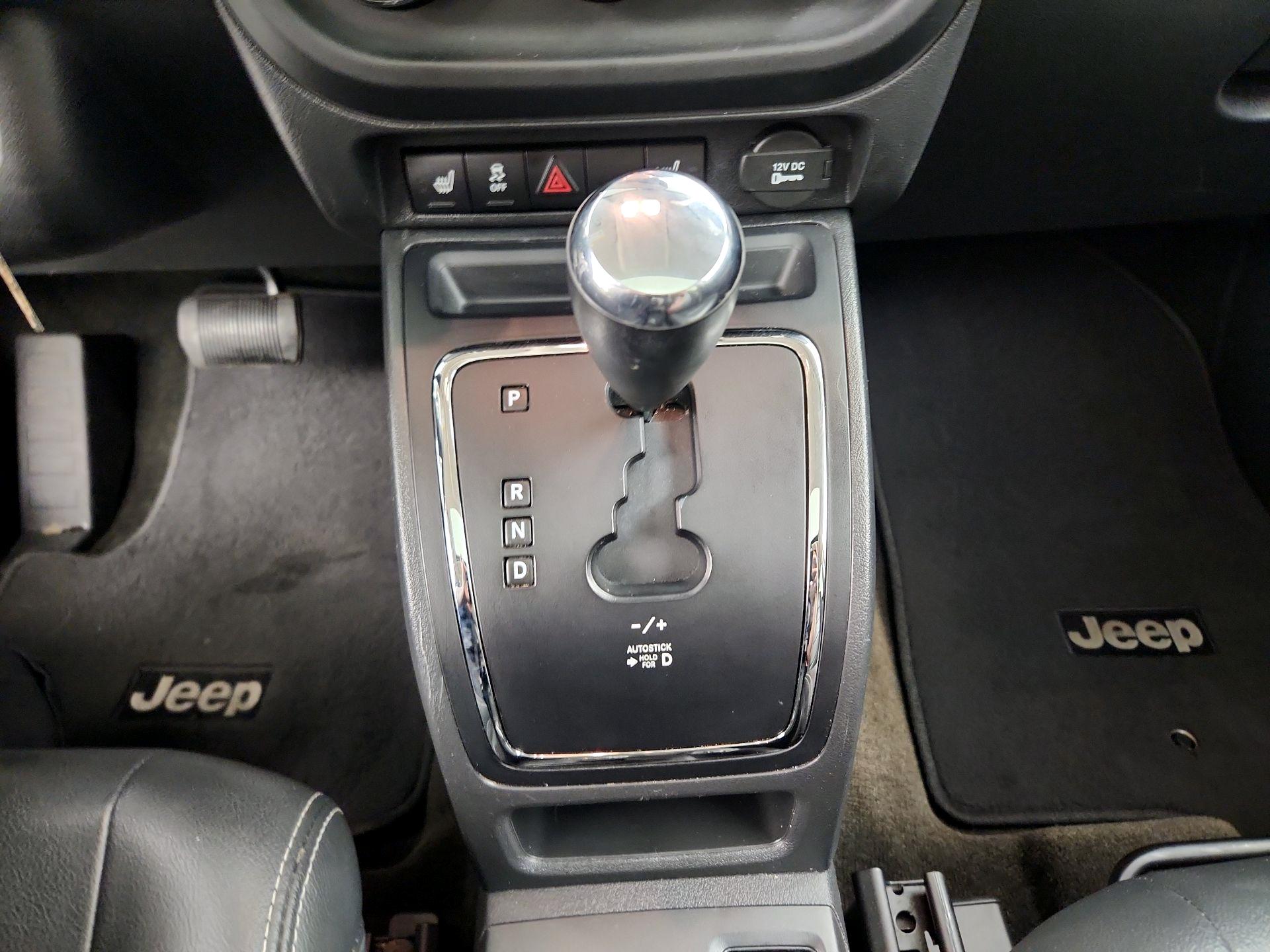 Thumbnail: 2016 Jeep Patriot - 16