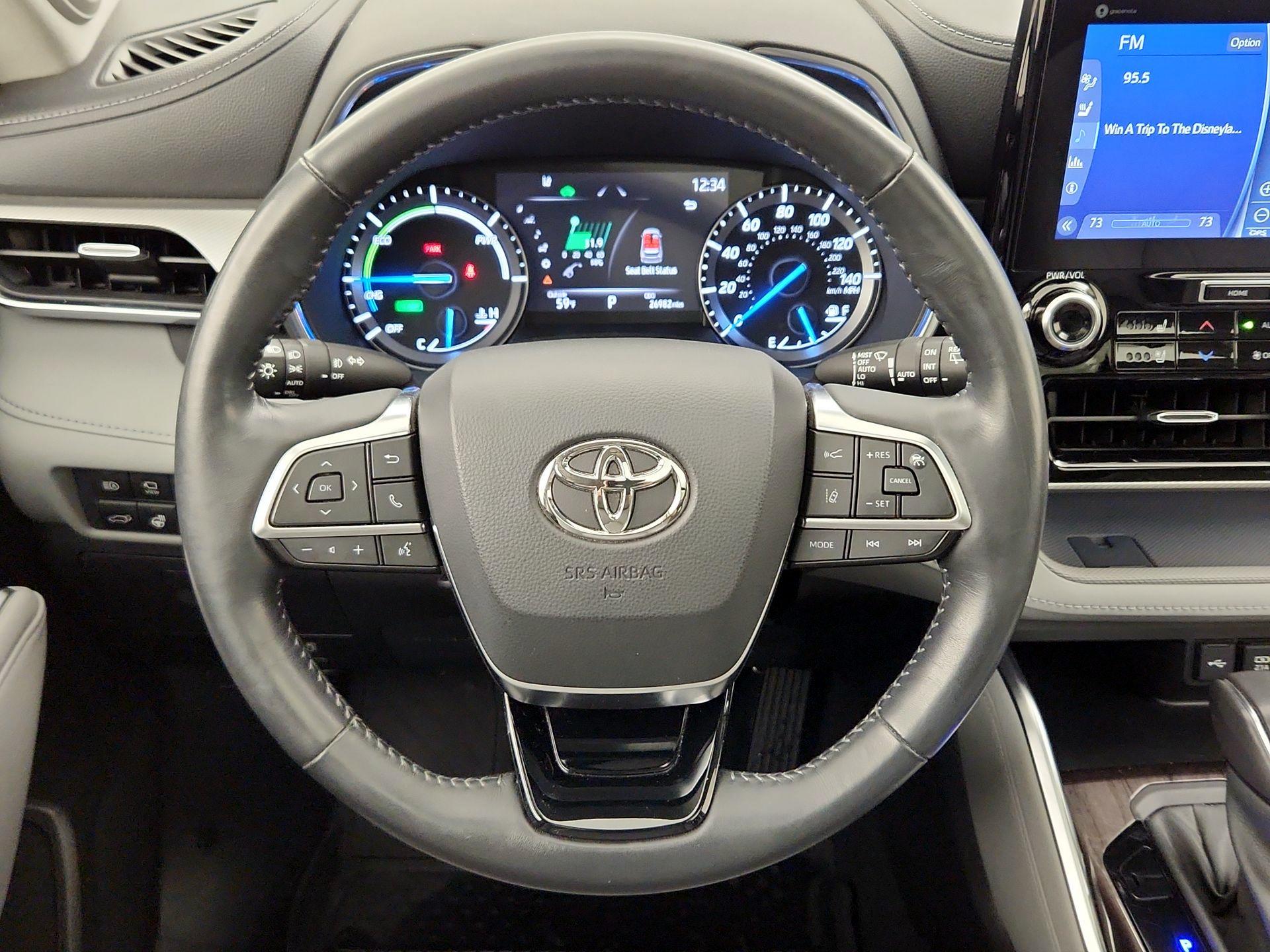 Thumbnail: 2021 Toyota Highlander - 10