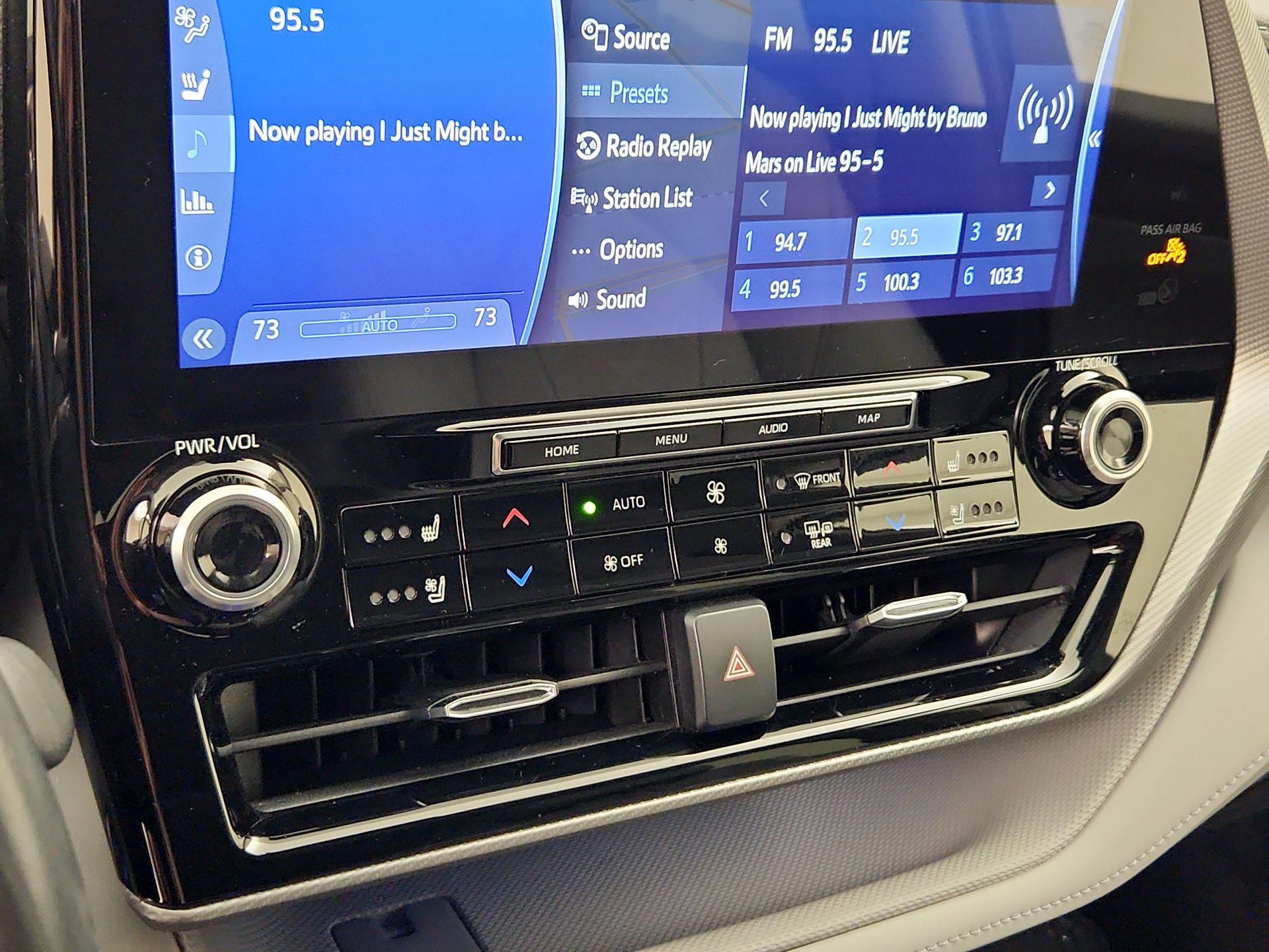 Thumbnail: 2021 Toyota Highlander - 17